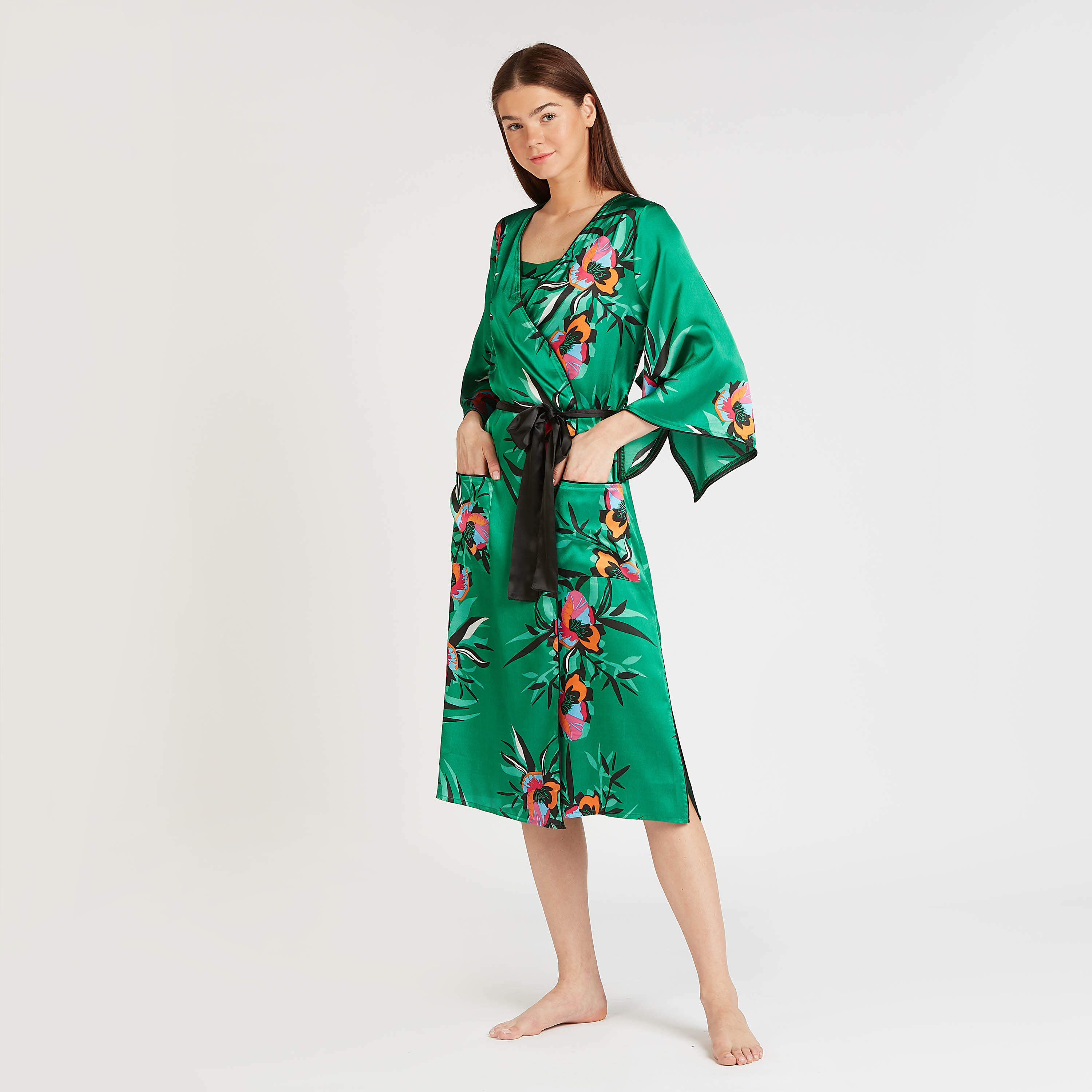 روب بأكمام واسعة ورباط وطبعات أزهار-women-clothing-nightwear-robes-image-1
