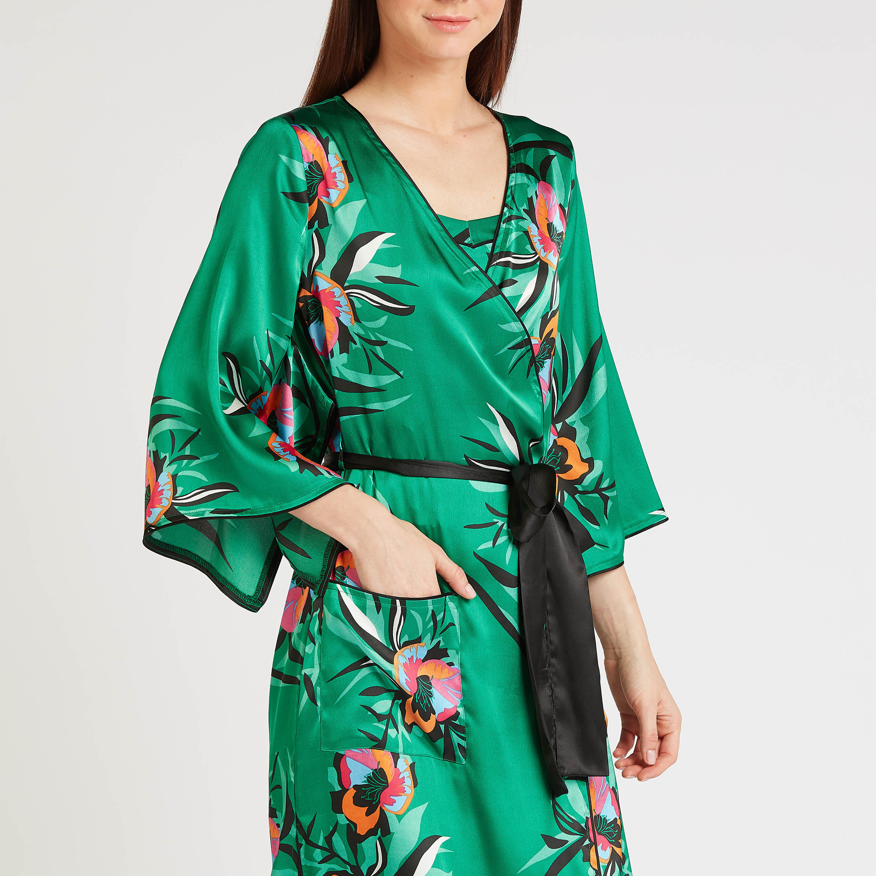 روب بأكمام واسعة ورباط وطبعات أزهار-women-clothing-nightwear-robes-image-2