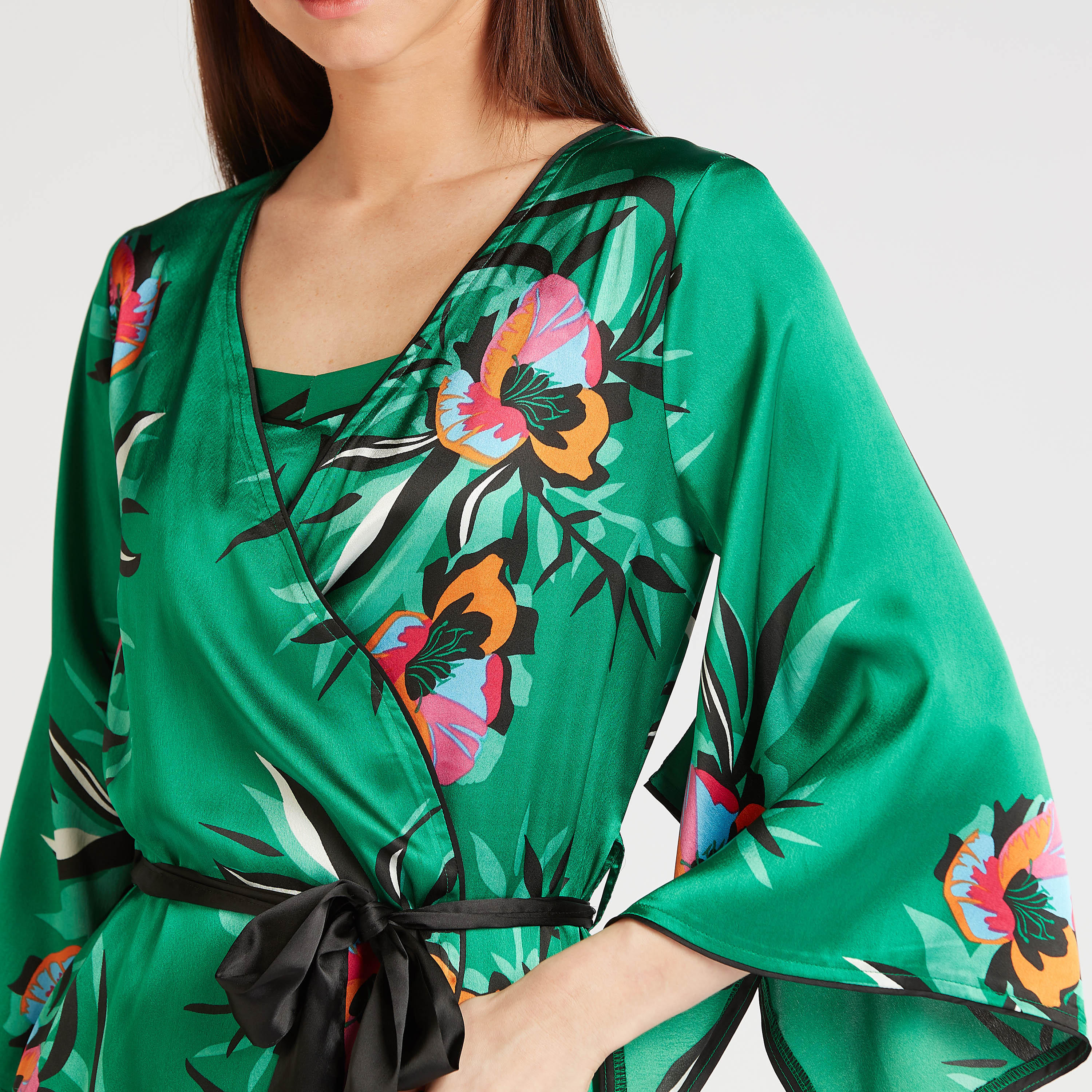 روب بأكمام واسعة ورباط وطبعات أزهار-women-clothing-nightwear-robes-image-4