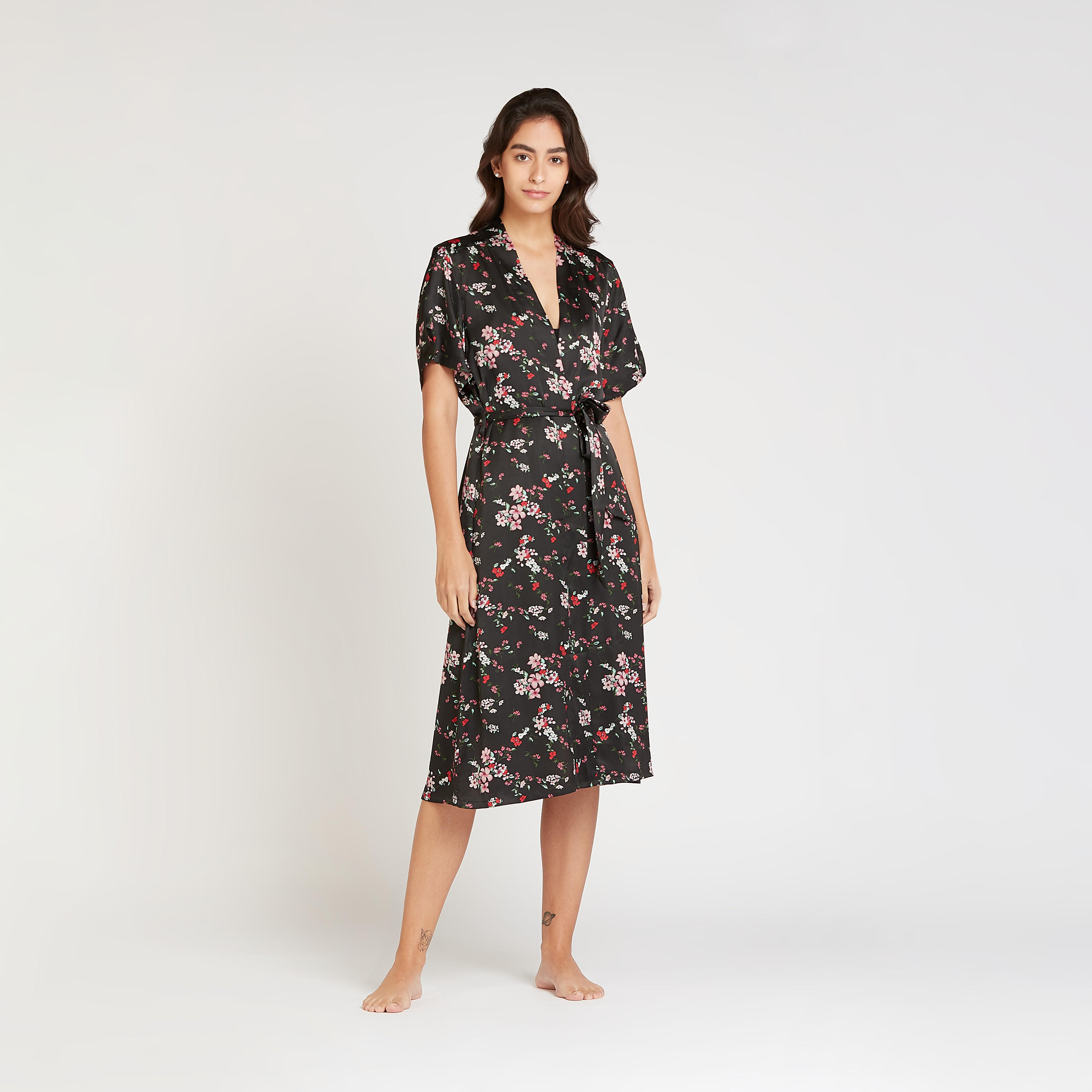 روب بأكمام قصيرة ورباط وطبعات أزهار-women-clothing-nightwear-robes-image-2