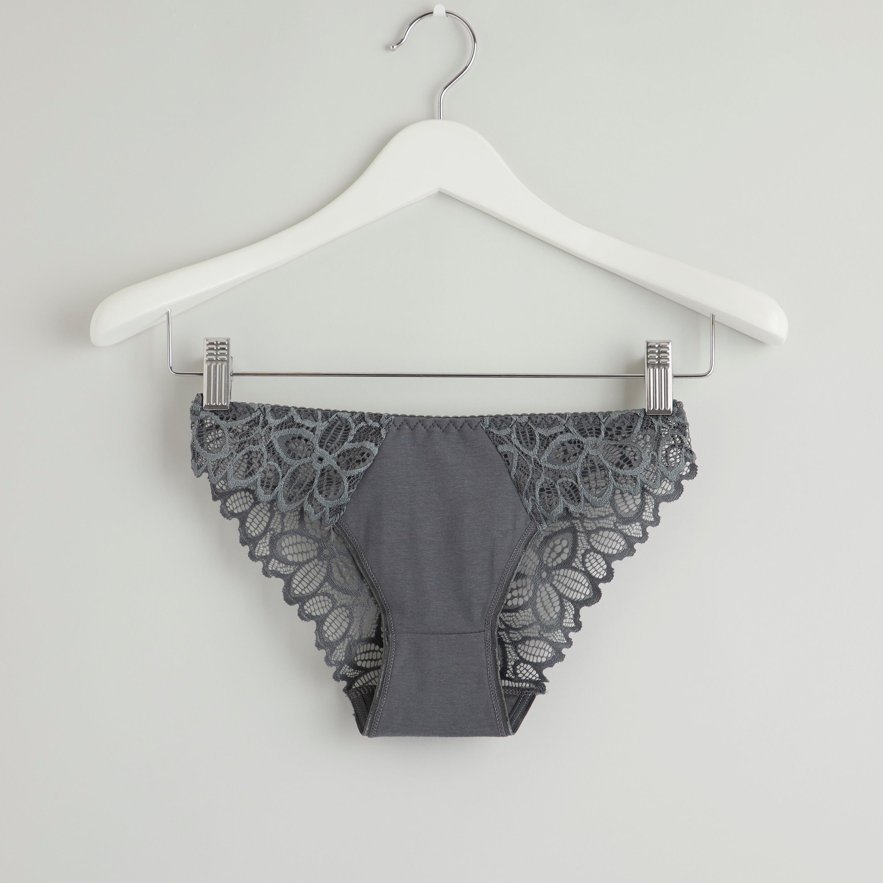 سروال بيكيني بخصر مطّاطي وتفاصيل دانتيل-women-clothing-lingerie-panties-image-1