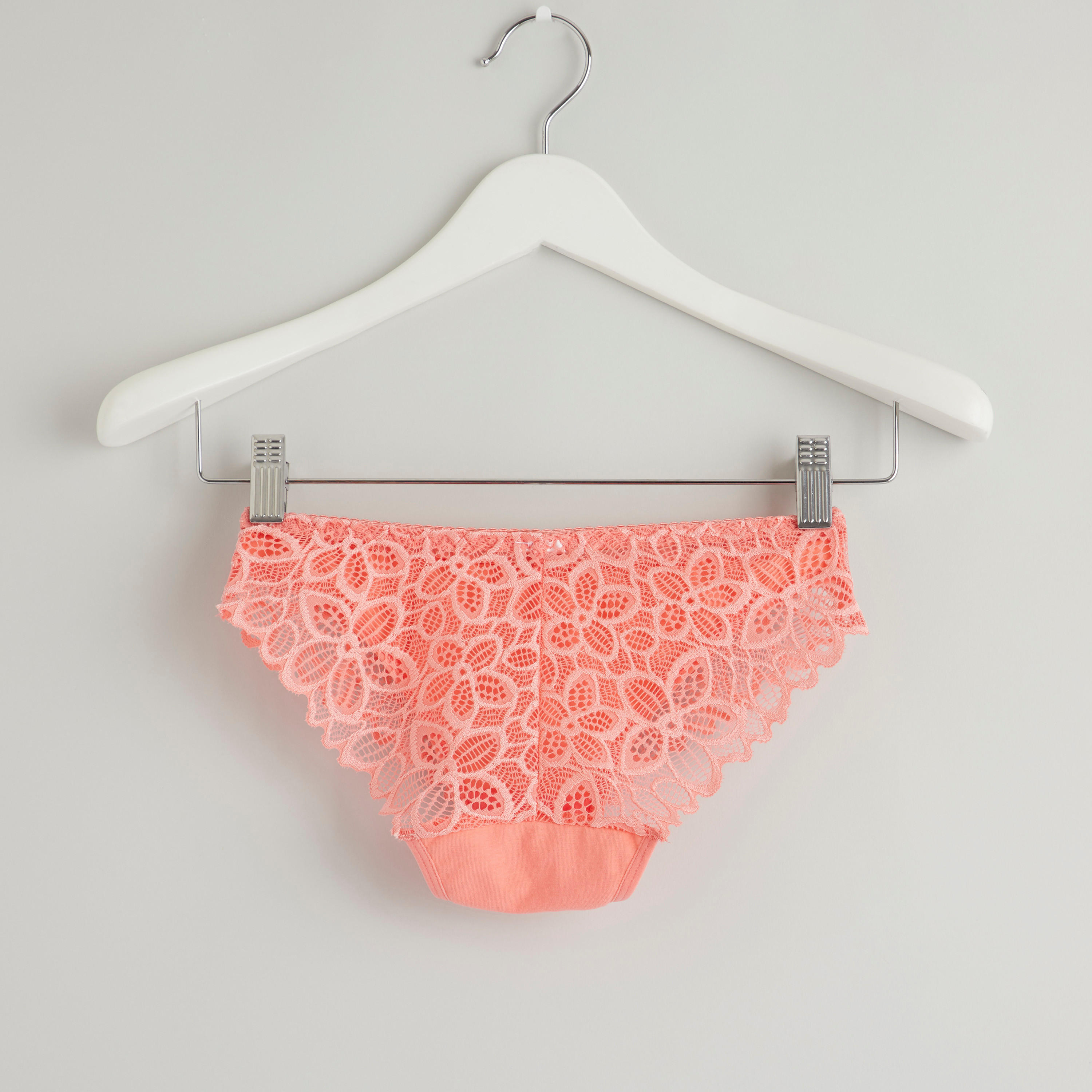 سروال بيكيني بخصر مطّاطي وتفاصيل دانتيل-women-clothing-lingerie-panties-image-2