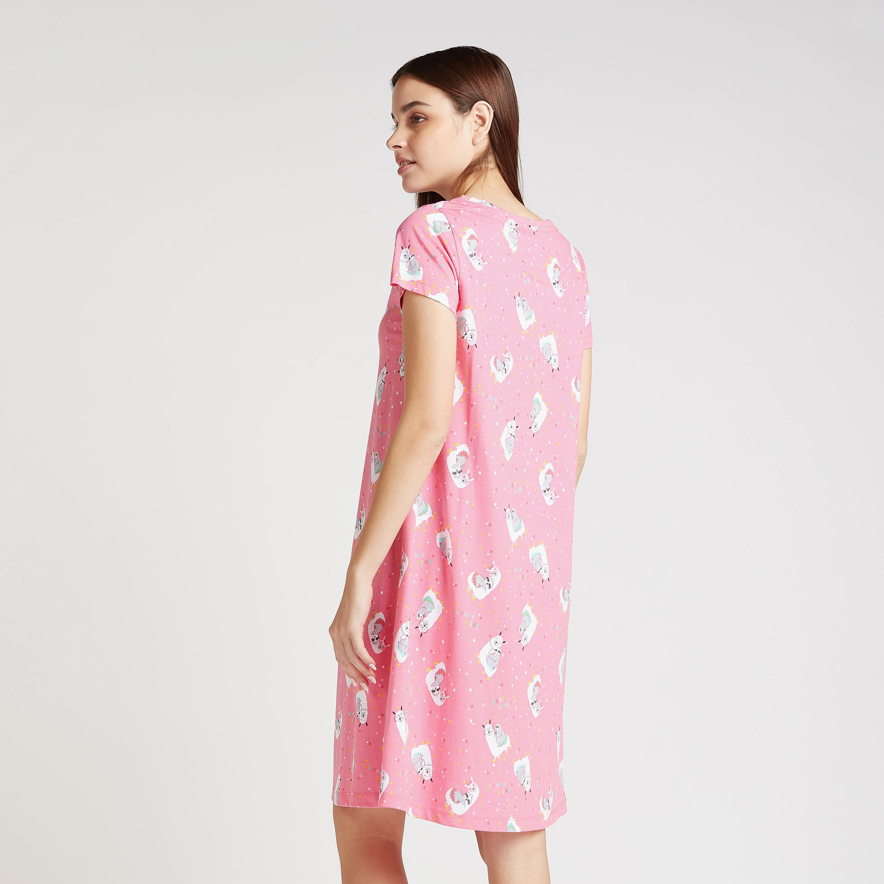 فستان نوم بياقة مستديرة وأكمام قصيرة وطبعات - طقم من قطعتين-women-clothing-nightwear-nighties-image-5