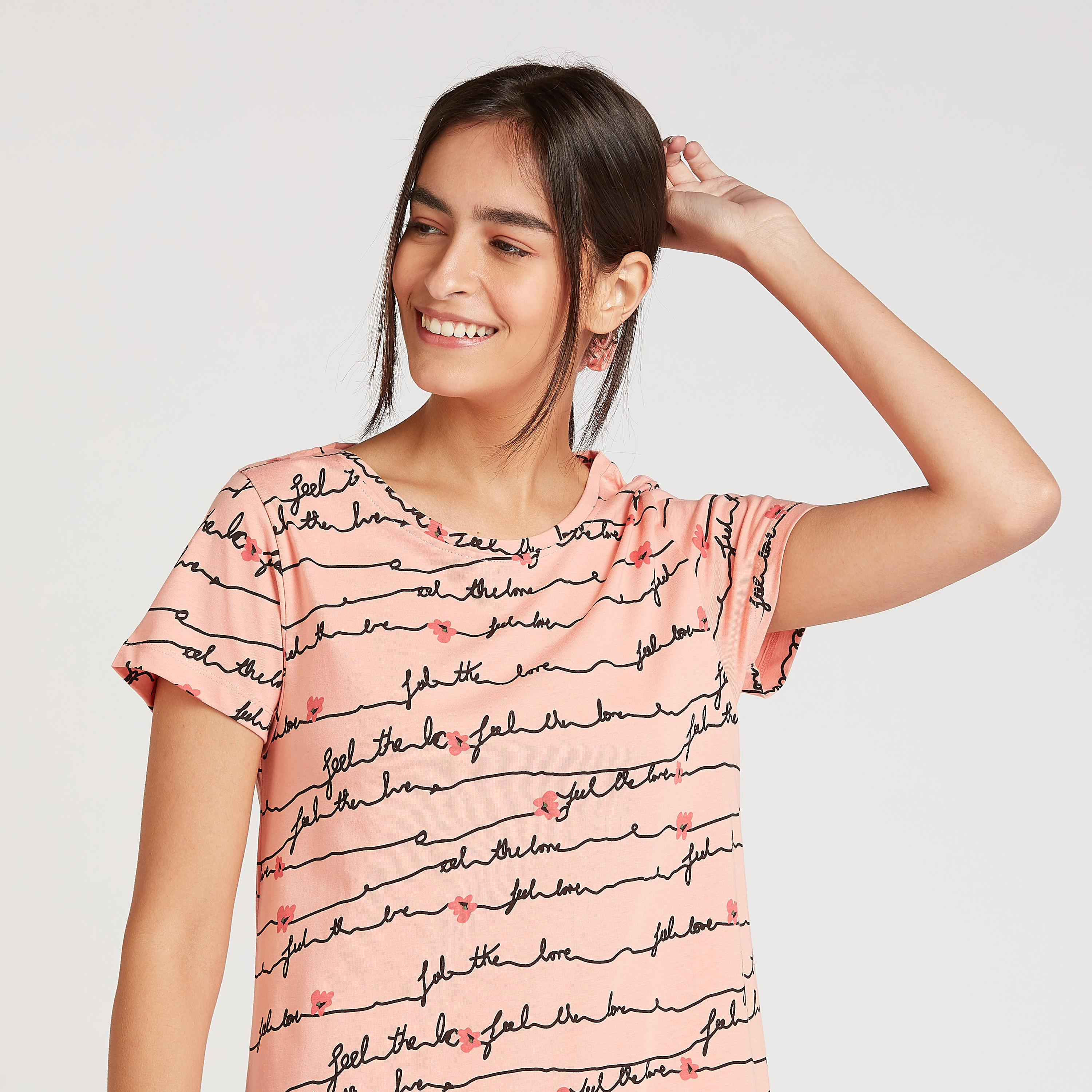 فستان نوم بياقة مستديرة وأكمام قصيرة وطبعات - طقم من قطعتين-women-clothing-nightwear-nighties-image-4