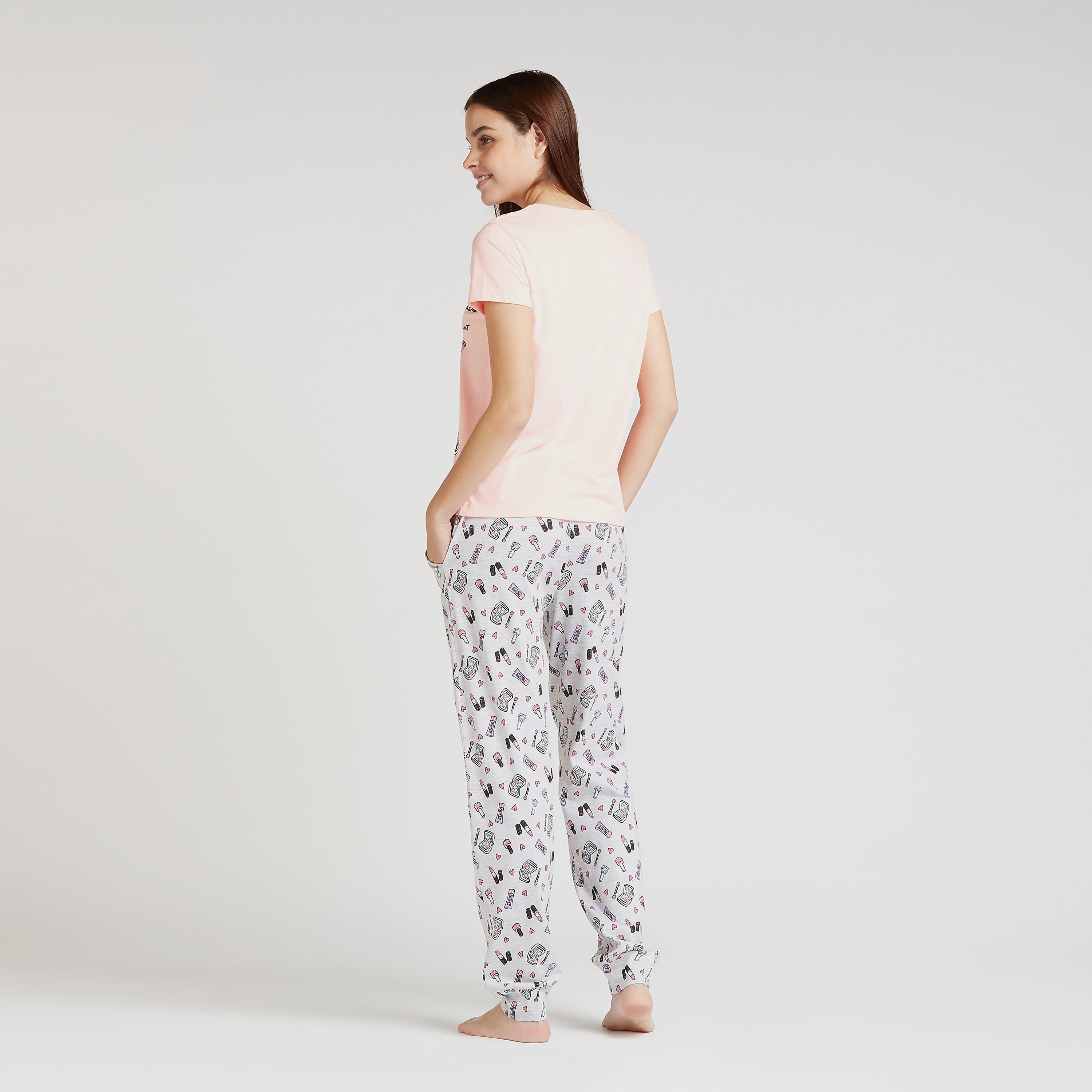 طقم بنطلون بيجاما وتيشيرت بياقة مستديرة وطَبعات-women-clothing-nightwear-pyjamas-longsets-image-4