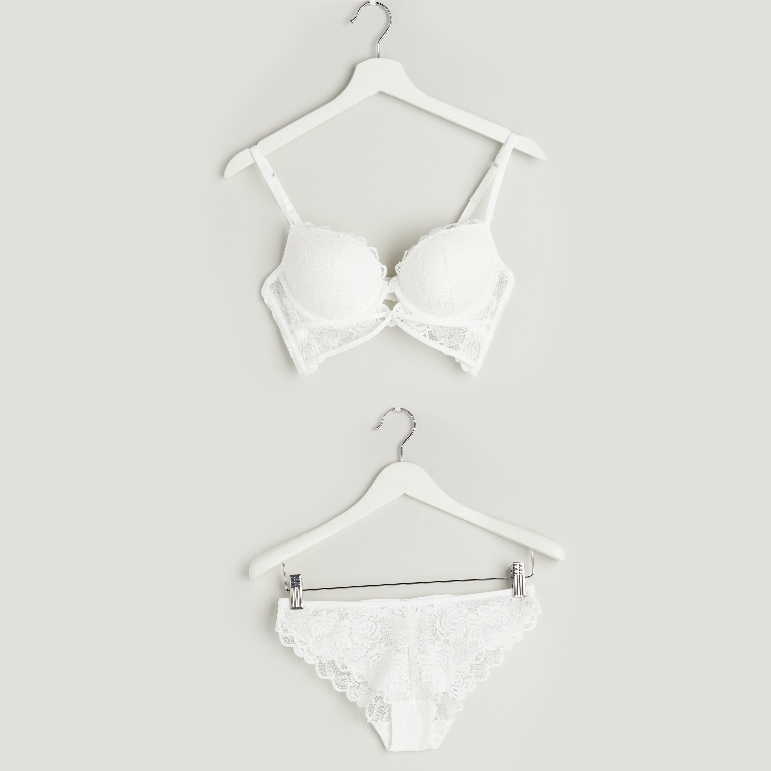 طقم سراويل داخلية وصدريّة دانتيل مبطّنة-women-clothing-lingerie-lingeriesets-image-1