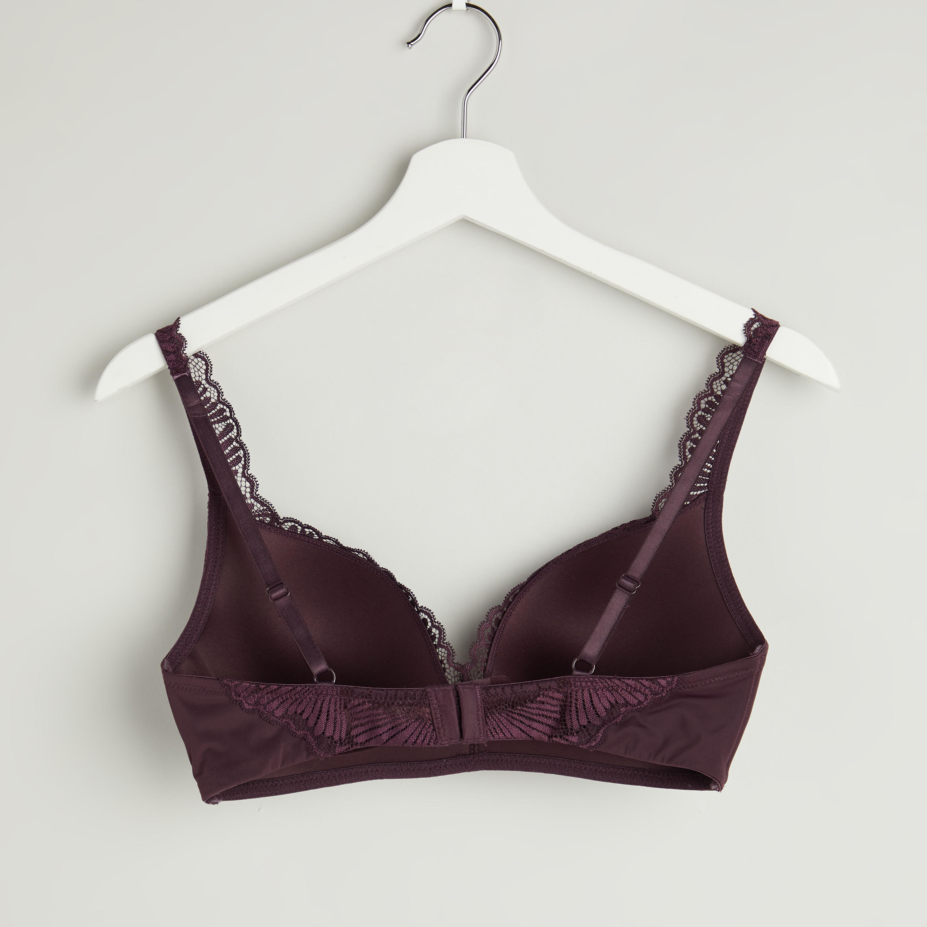 صدريّة مبطّنة بتقليمات دانتيل مع ملابس داخلية - طقم من قطعتين-women-clothing-lingerie-lingeriesets-image-3