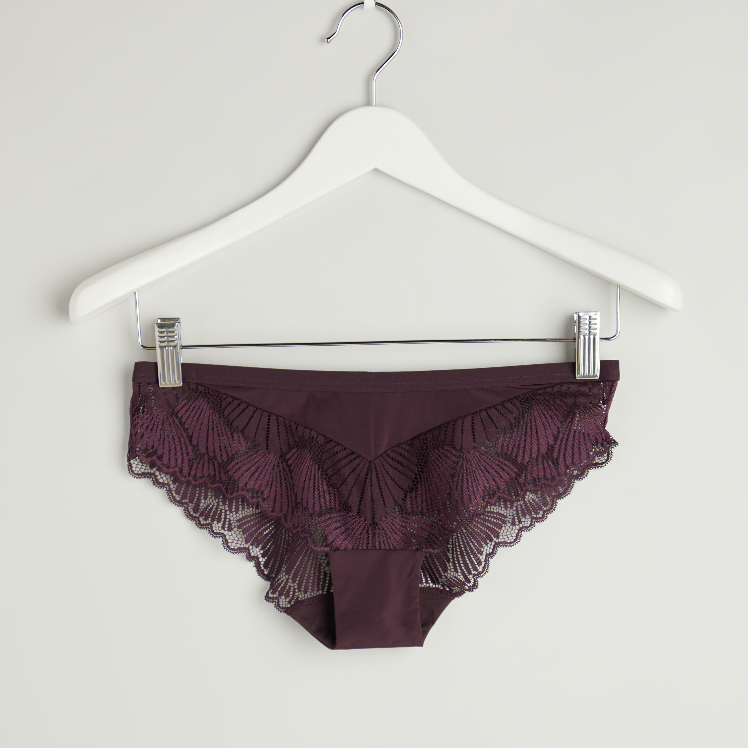 صدريّة مبطّنة بتقليمات دانتيل مع ملابس داخلية - طقم من قطعتين-women-clothing-lingerie-lingeriesets-image-4