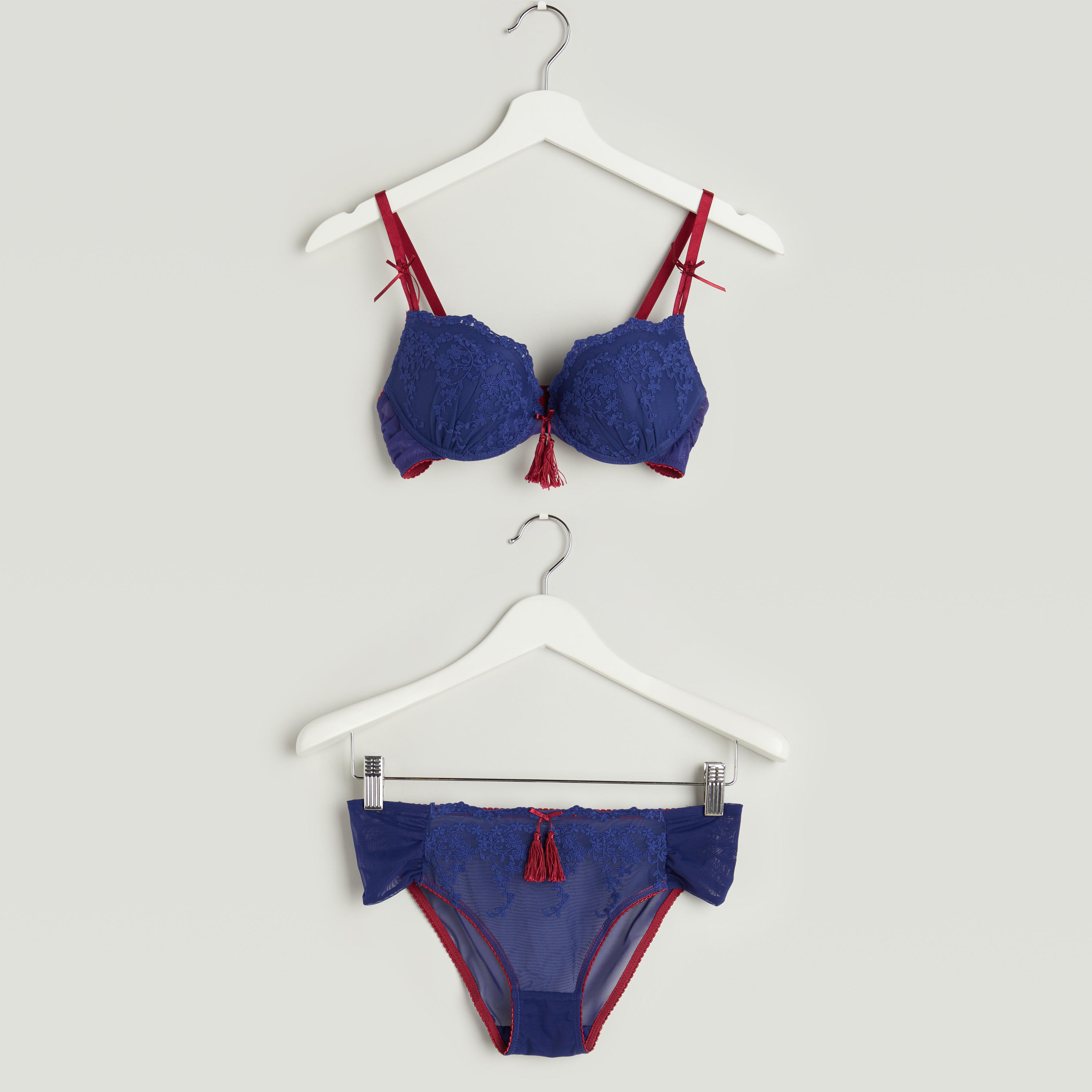 صدريّة مبطّنة بلانج دانتيل مع ملابس داخلية - طقم من قطعتين-women-clothing-lingerie-lingeriesets-image-1