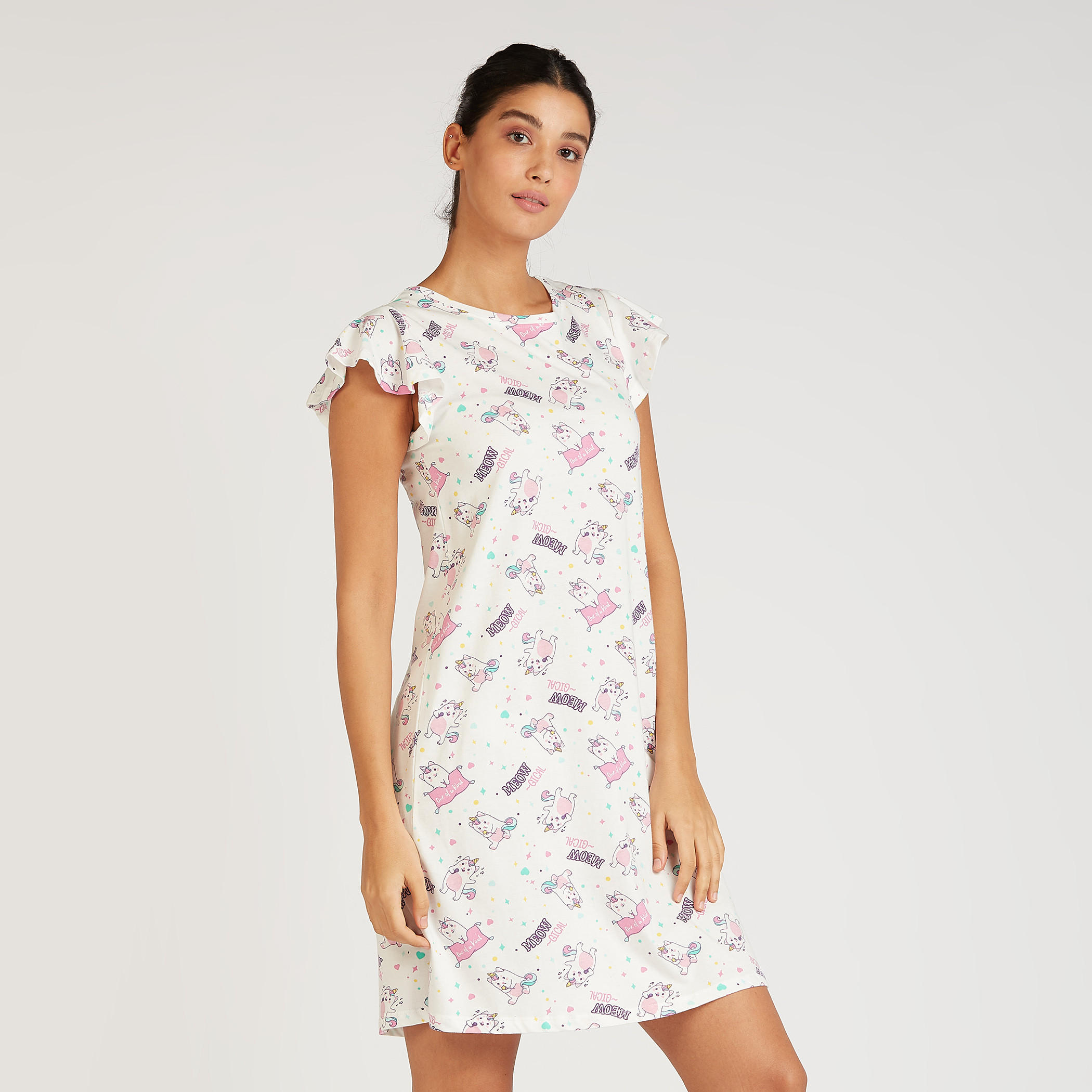 فستان نوم بياقة ضيّقة وأكمام كاب بطبعات- طقم من قطعتين-women-clothing-nightwear-nighties-image-2