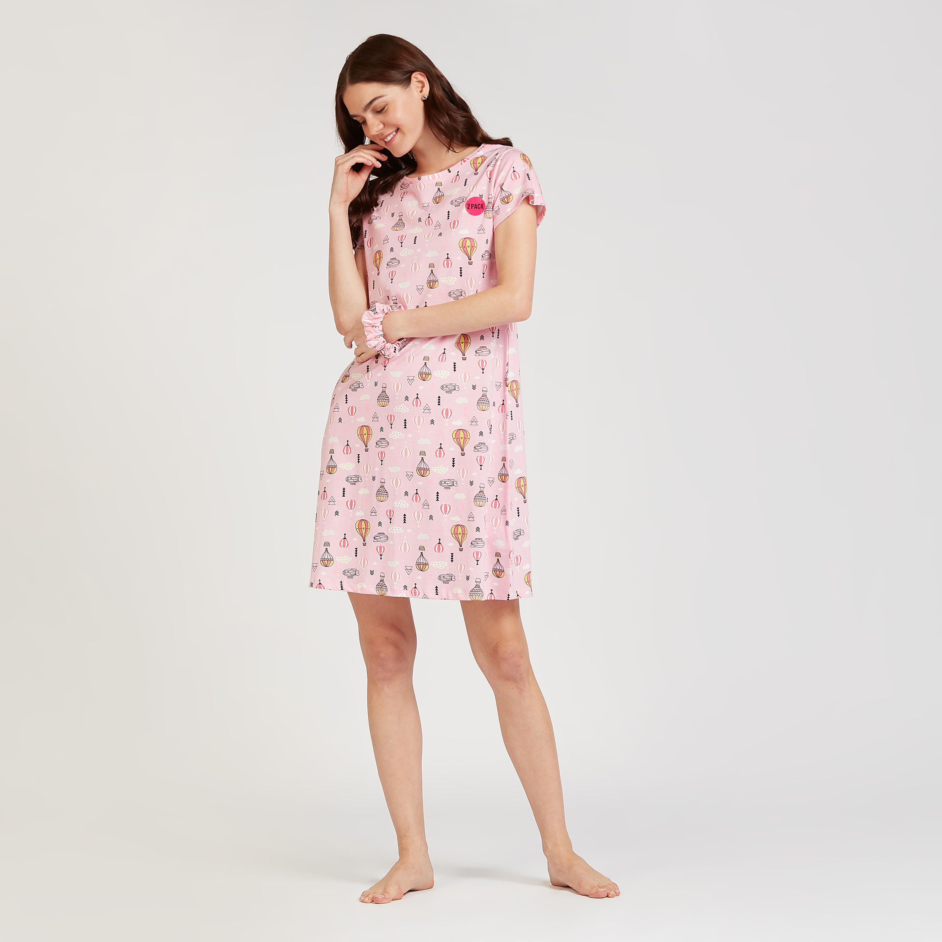 فستان نوم بياقة مستديرة وأكمام قصيرة وطبعات - طقم من قطعتين-women-clothing-nightwear-nighties-image-4
