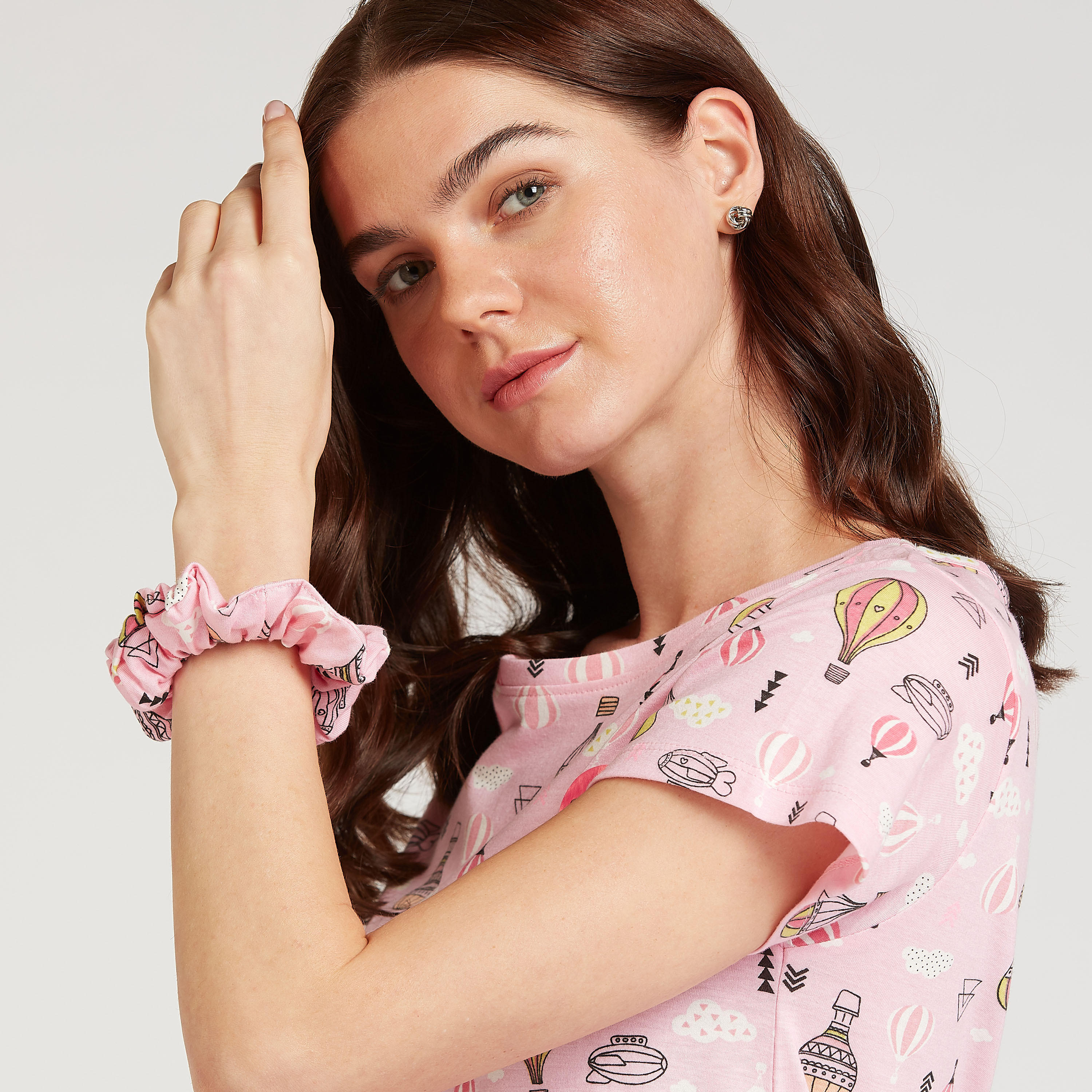 فستان نوم بياقة مستديرة وأكمام قصيرة وطبعات - طقم من قطعتين-women-clothing-nightwear-nighties-image-5