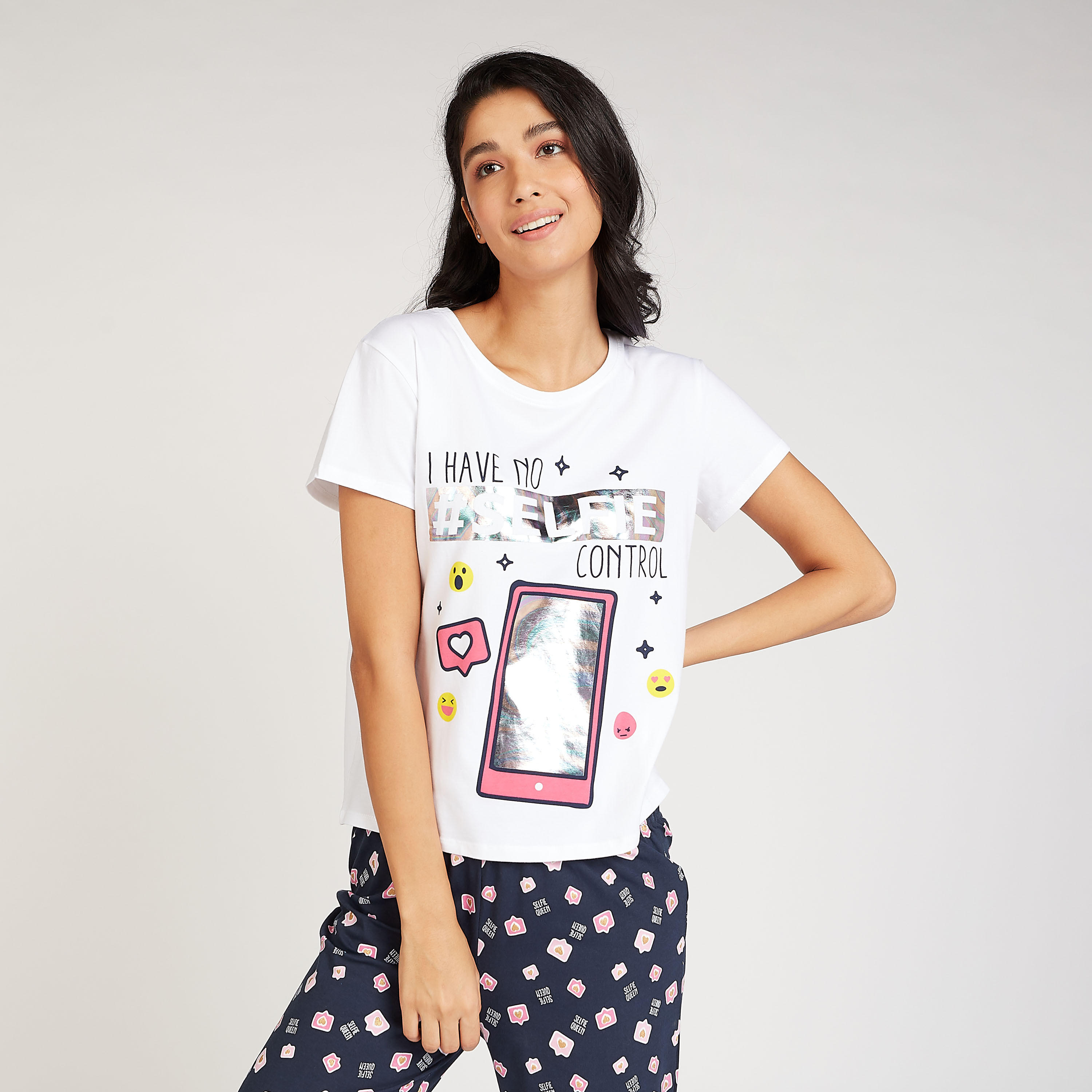 طقم ملابس نوم 3 قطع بطبعات-women-clothing-nightwear-pyjamas-longsets-image-2