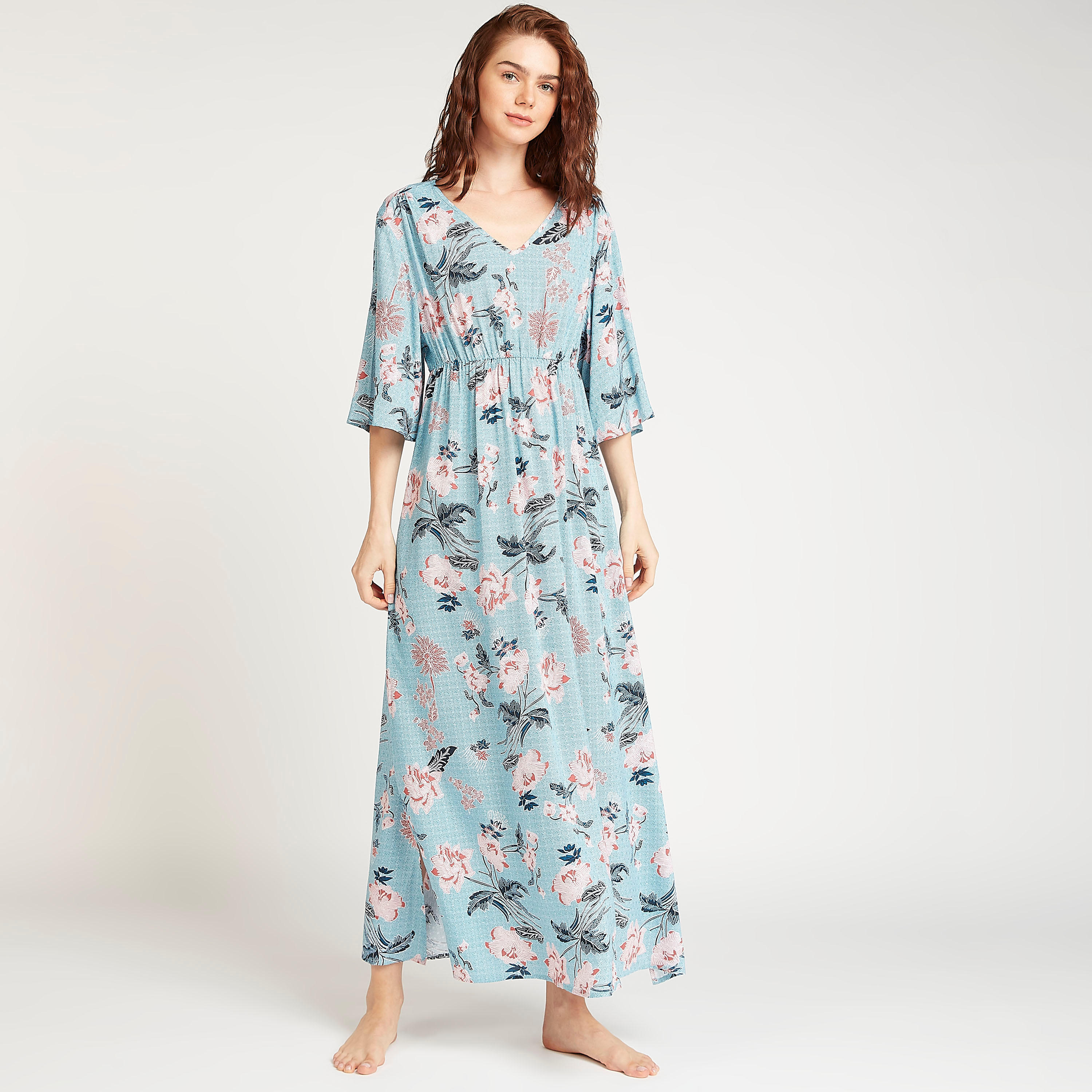 فستان نوم بطبعات أزهار وياقة v وأكمام 3/4 ورباط-women-clothing-nightwear-nighties-image-1