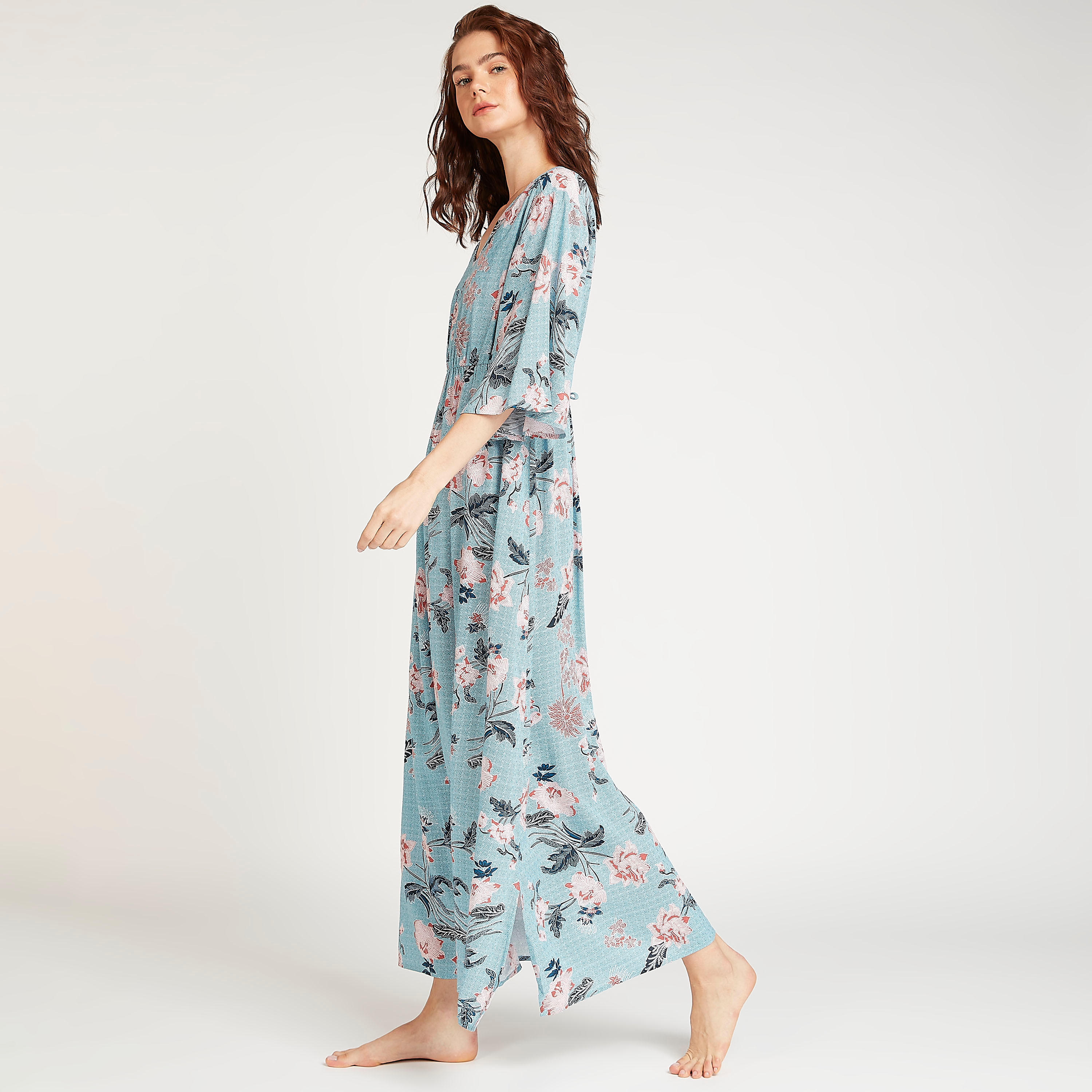 فستان نوم بطبعات أزهار وياقة v وأكمام 3/4 ورباط-women-clothing-nightwear-nighties-image-3
