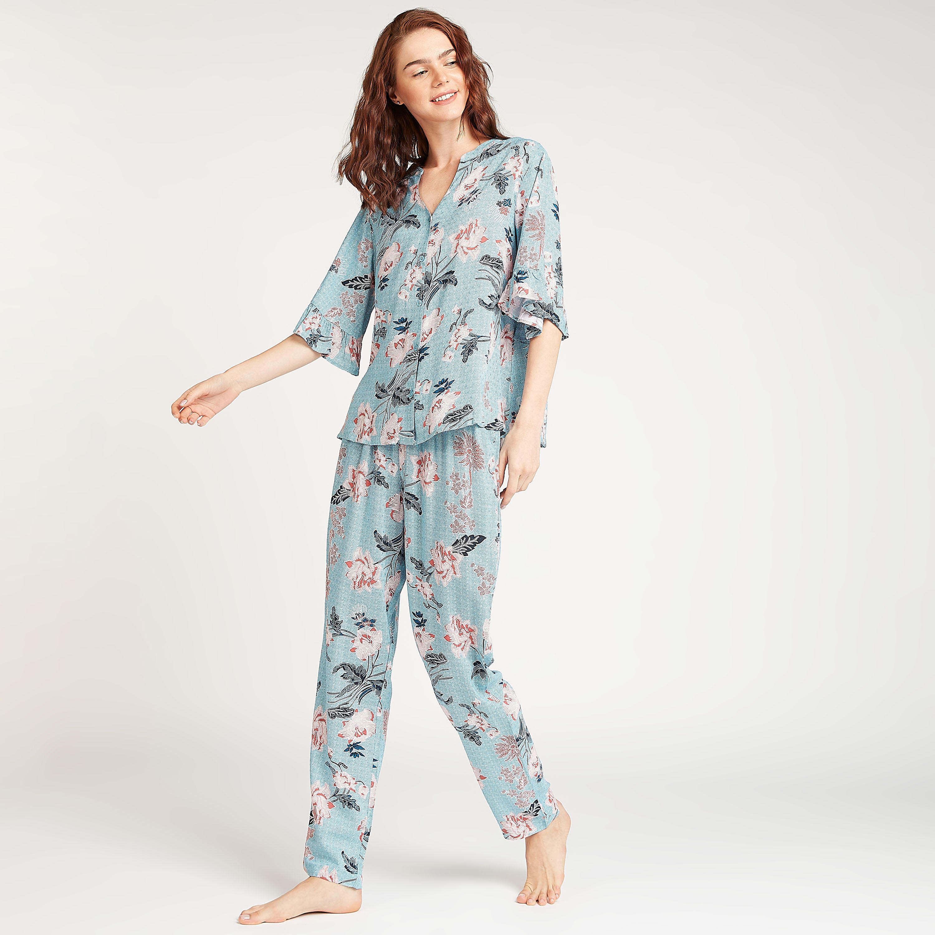 طقم بيجاما مستدام بنطلون وبلوزة بياقة V وطبعات-women-clothing-nightwear-pyjamas-longsets-image-2