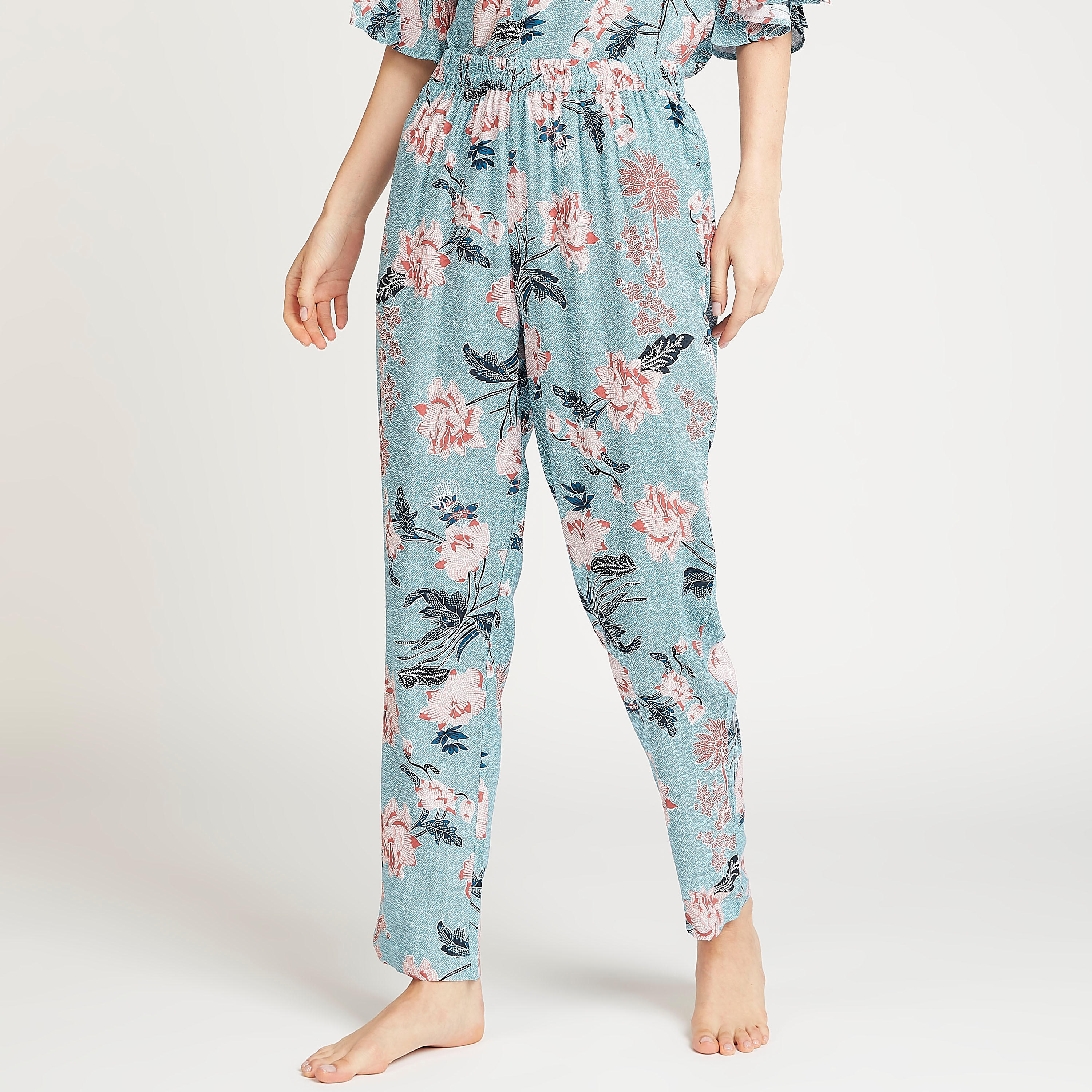 طقم بيجاما مستدام بنطلون وبلوزة بياقة V وطبعات-women-clothing-nightwear-pyjamas-longsets-image-5