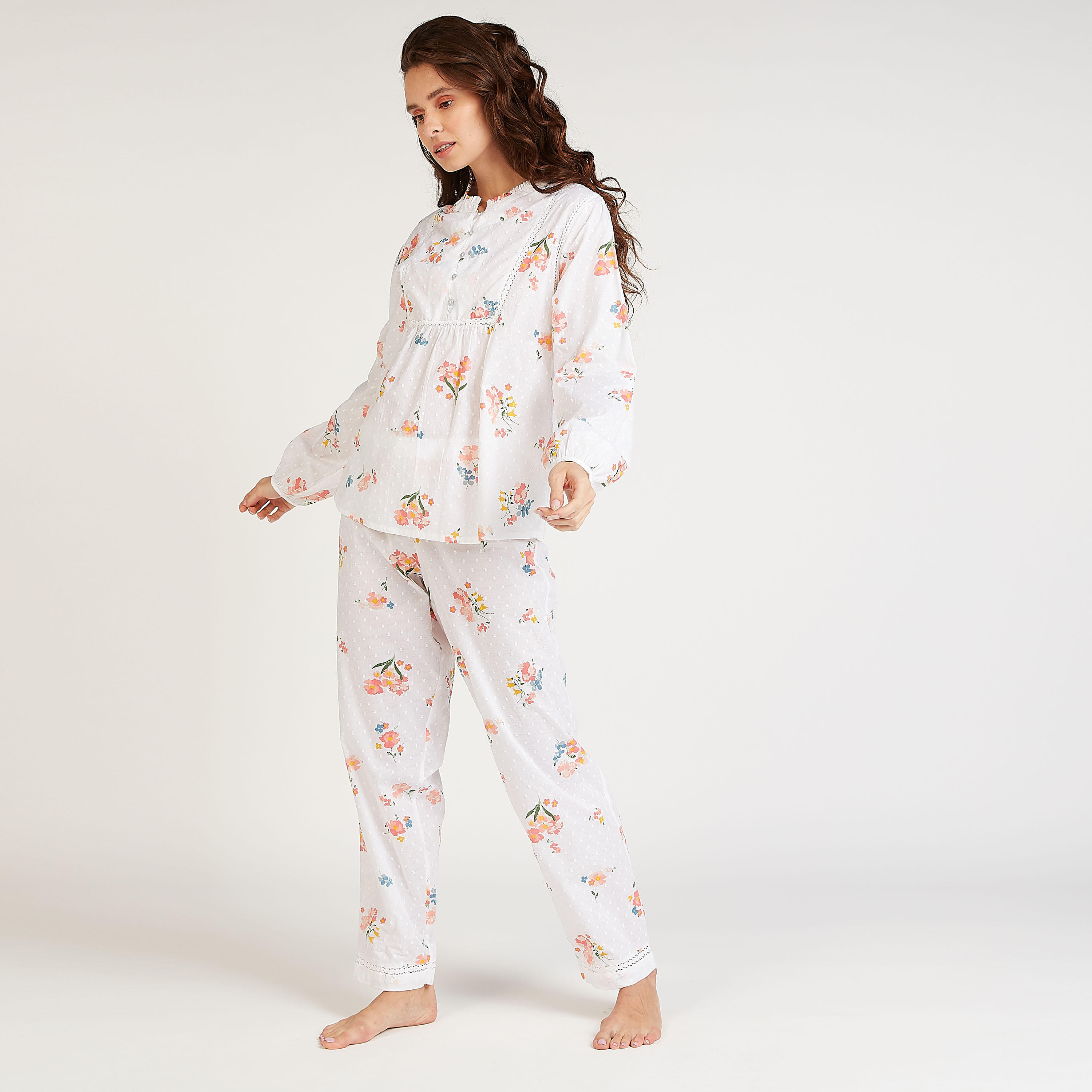 طقم مستدام بنطلون بيجاما وبلوزة بياقة ماندارين وطبعات-women-clothing-nightwear-pyjamas-longsets-image-1