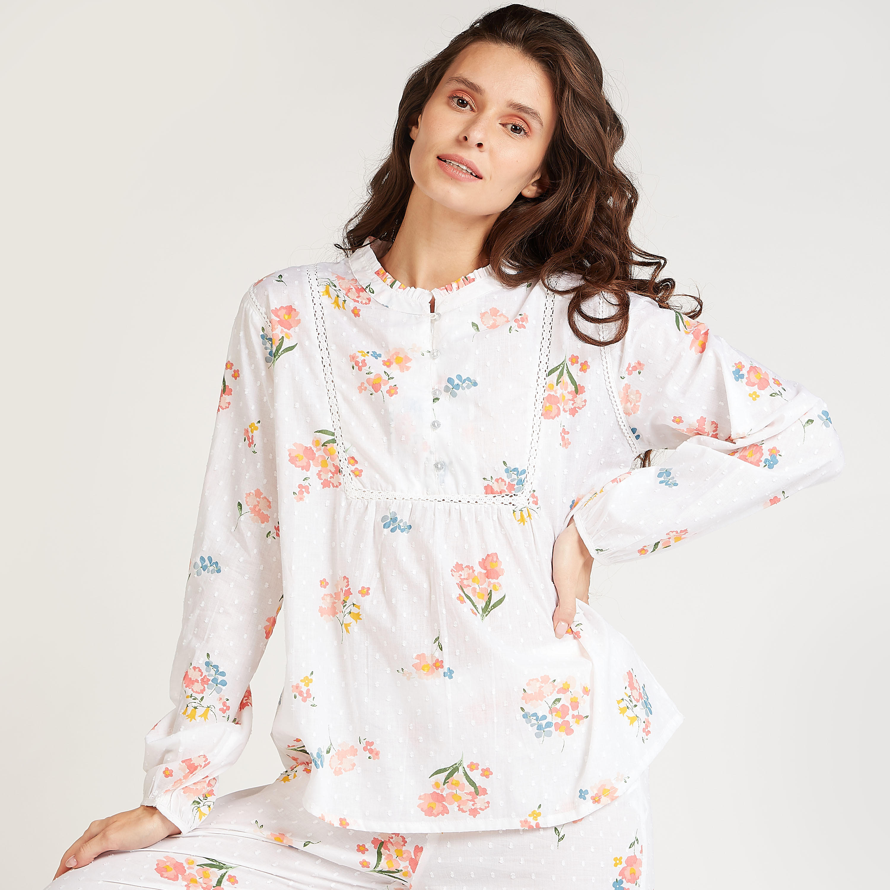 طقم مستدام بنطلون بيجاما وبلوزة بياقة ماندارين وطبعات-women-clothing-nightwear-pyjamas-longsets-image-2