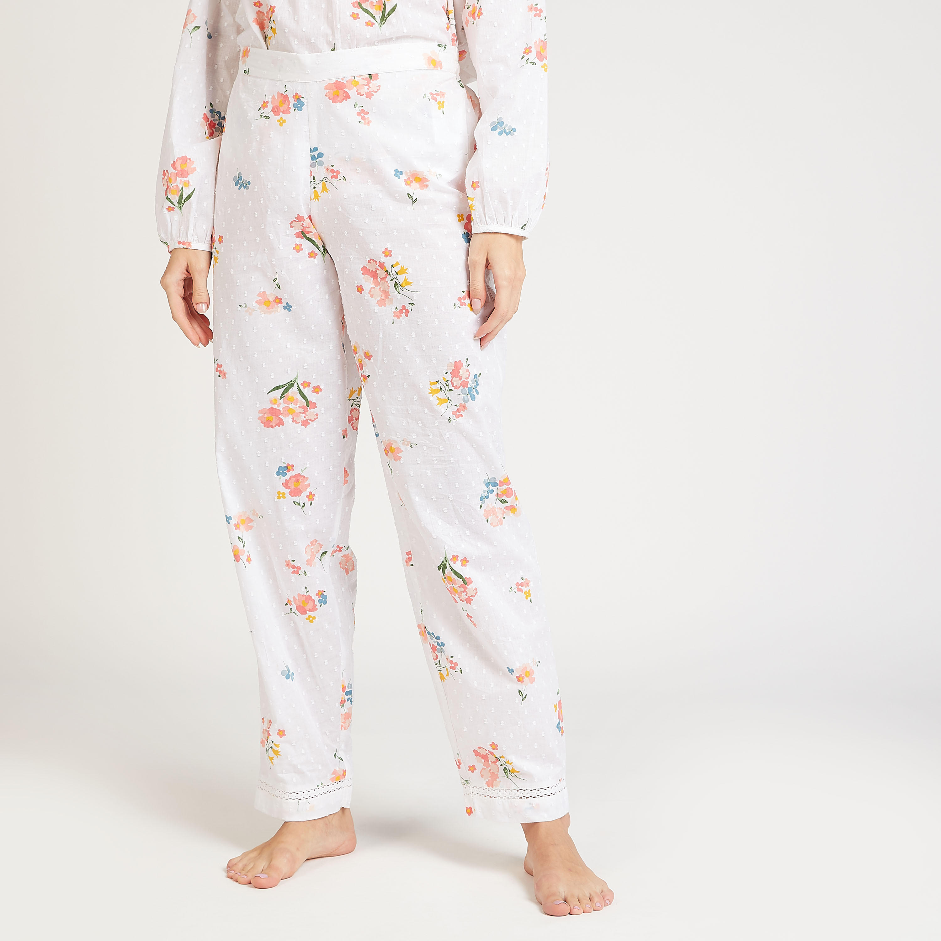 طقم مستدام بنطلون بيجاما وبلوزة بياقة ماندارين وطبعات-women-clothing-nightwear-pyjamas-longsets-image-3