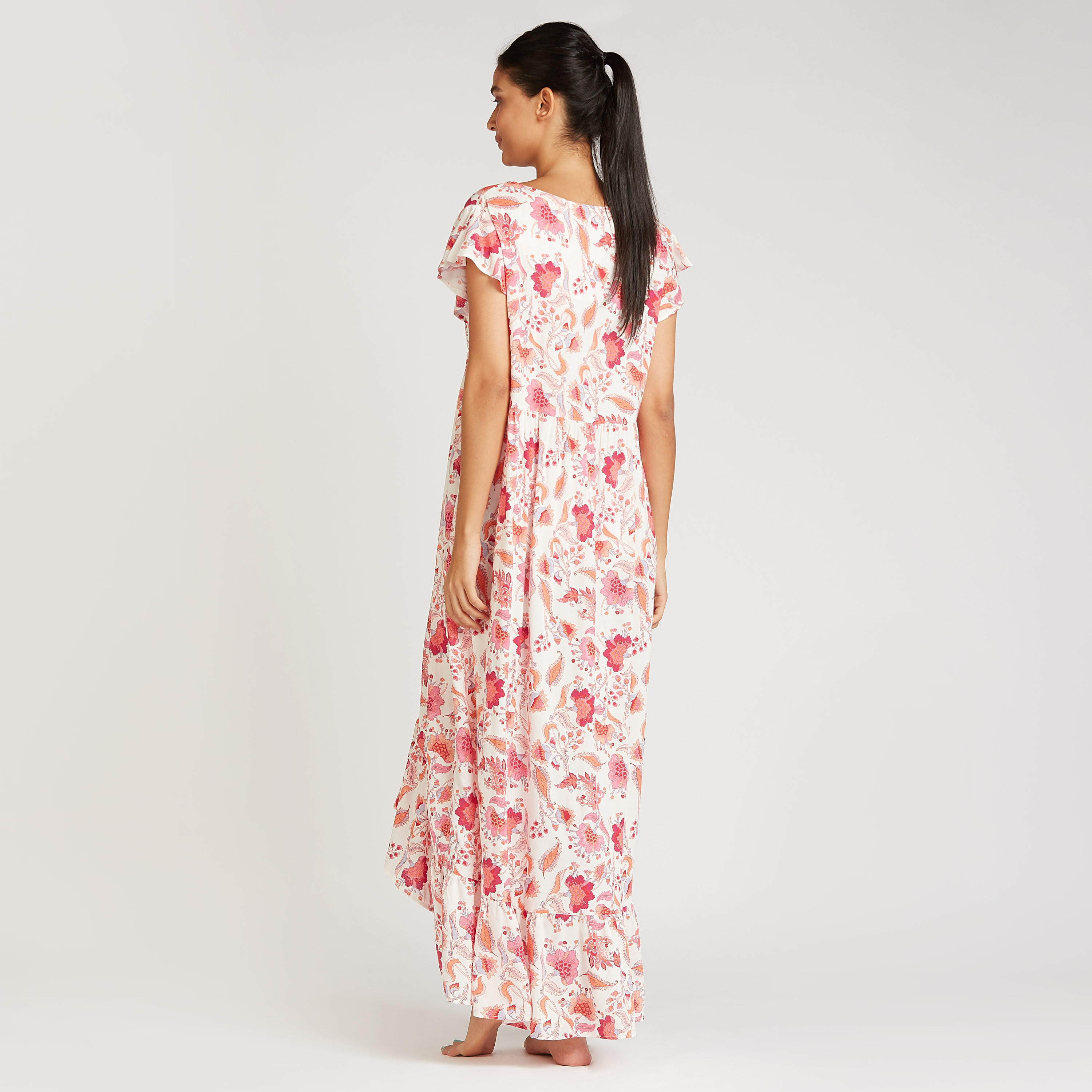 فستان نوم مستدام بطبعات وياقة V وأكمام كاب-women-clothing-nightwear-nighties-image-3
