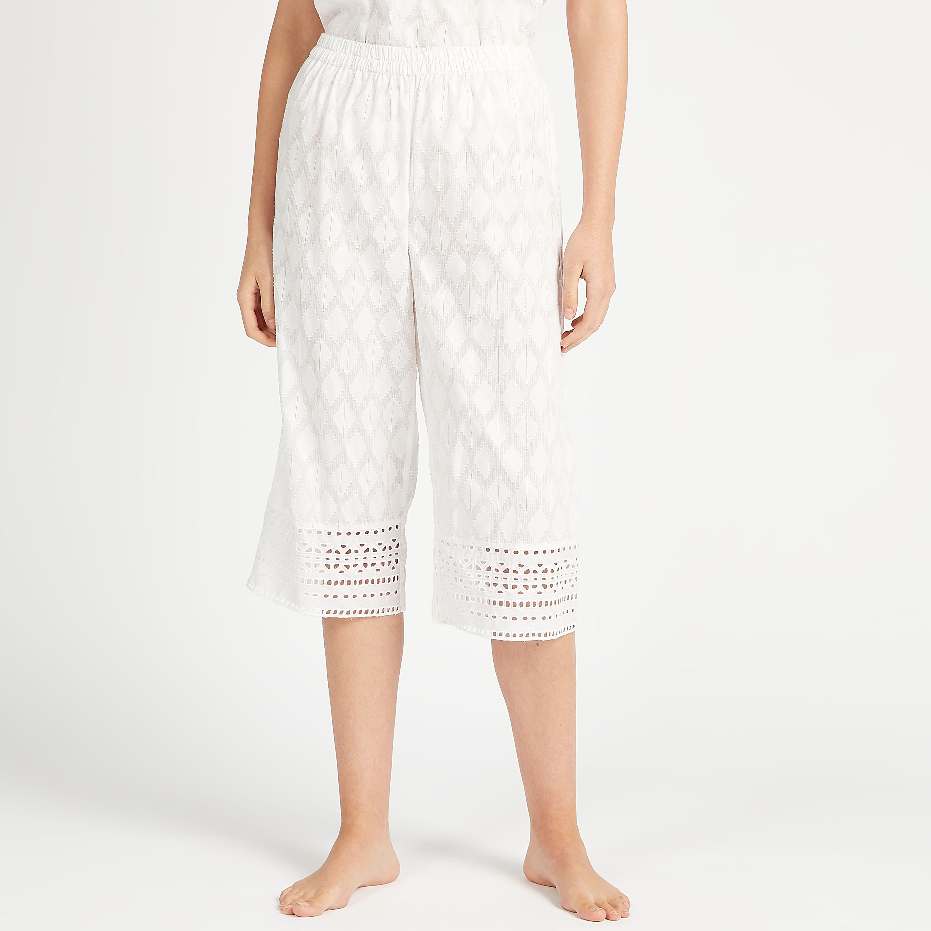 طقم بنطلون بيجاما قصير وبلوزة بارزة الملمس بتفاصيل بوم بوم-women-clothing-nightwear-pyjamas-longsets-image-4