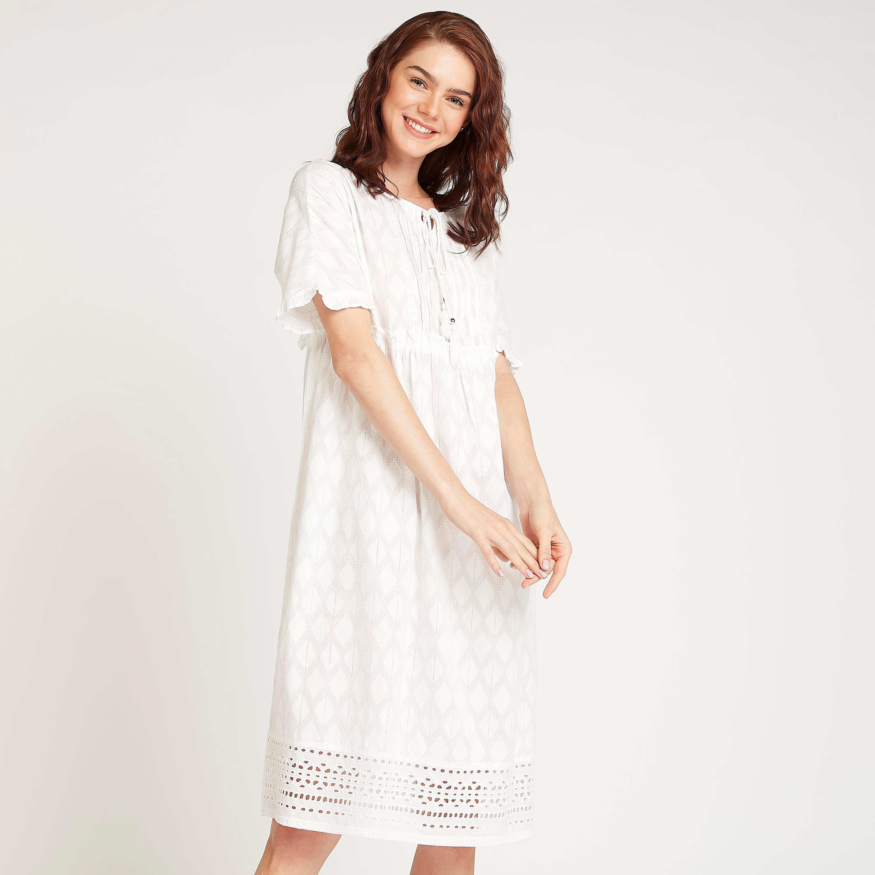 قميص نوم بياقة مستديرة وأربطة وحافة دانتيل وطبعات-women-clothing-nightwear-nighties-image-1