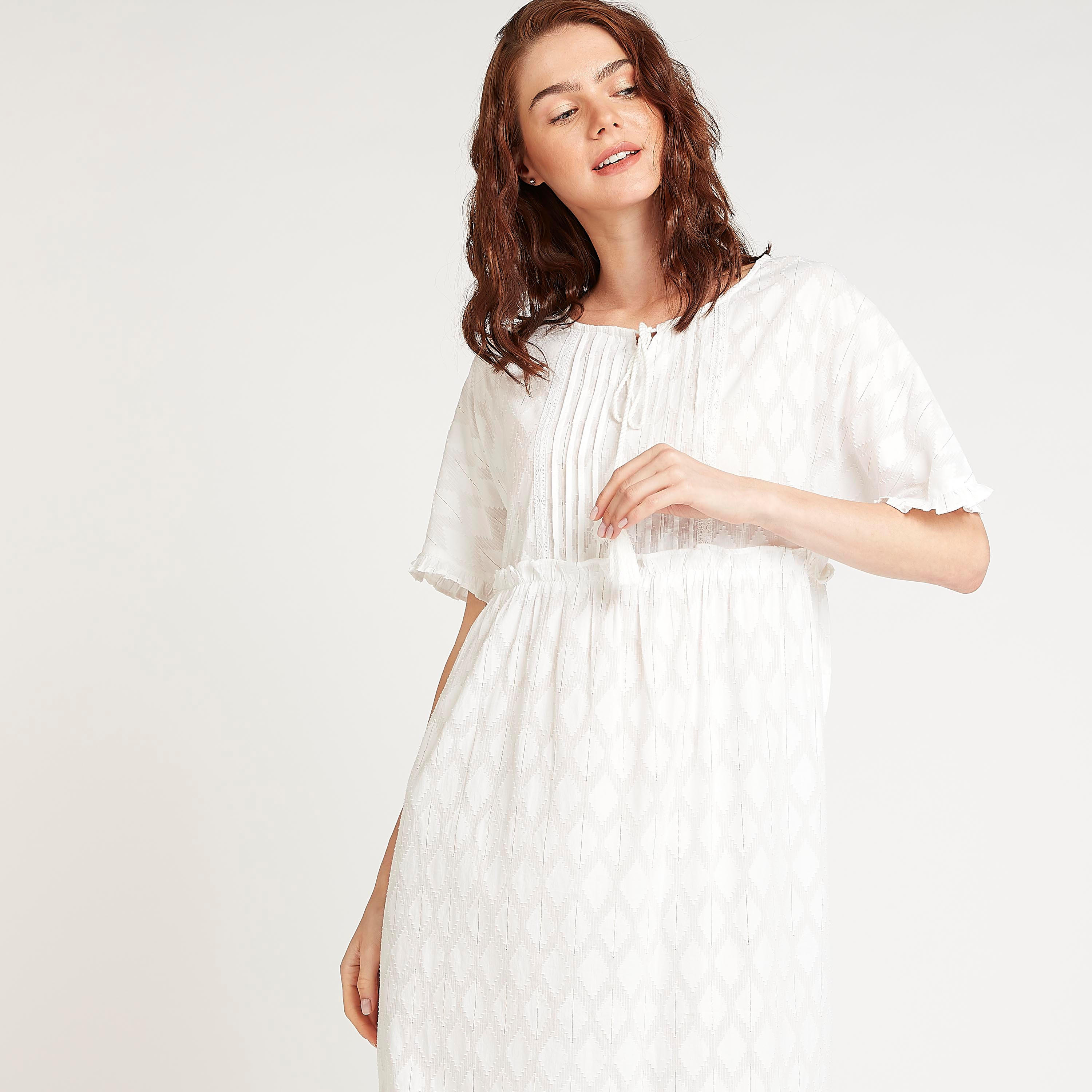 قميص نوم بياقة مستديرة وأربطة وحافة دانتيل وطبعات-women-clothing-nightwear-nighties-image-6