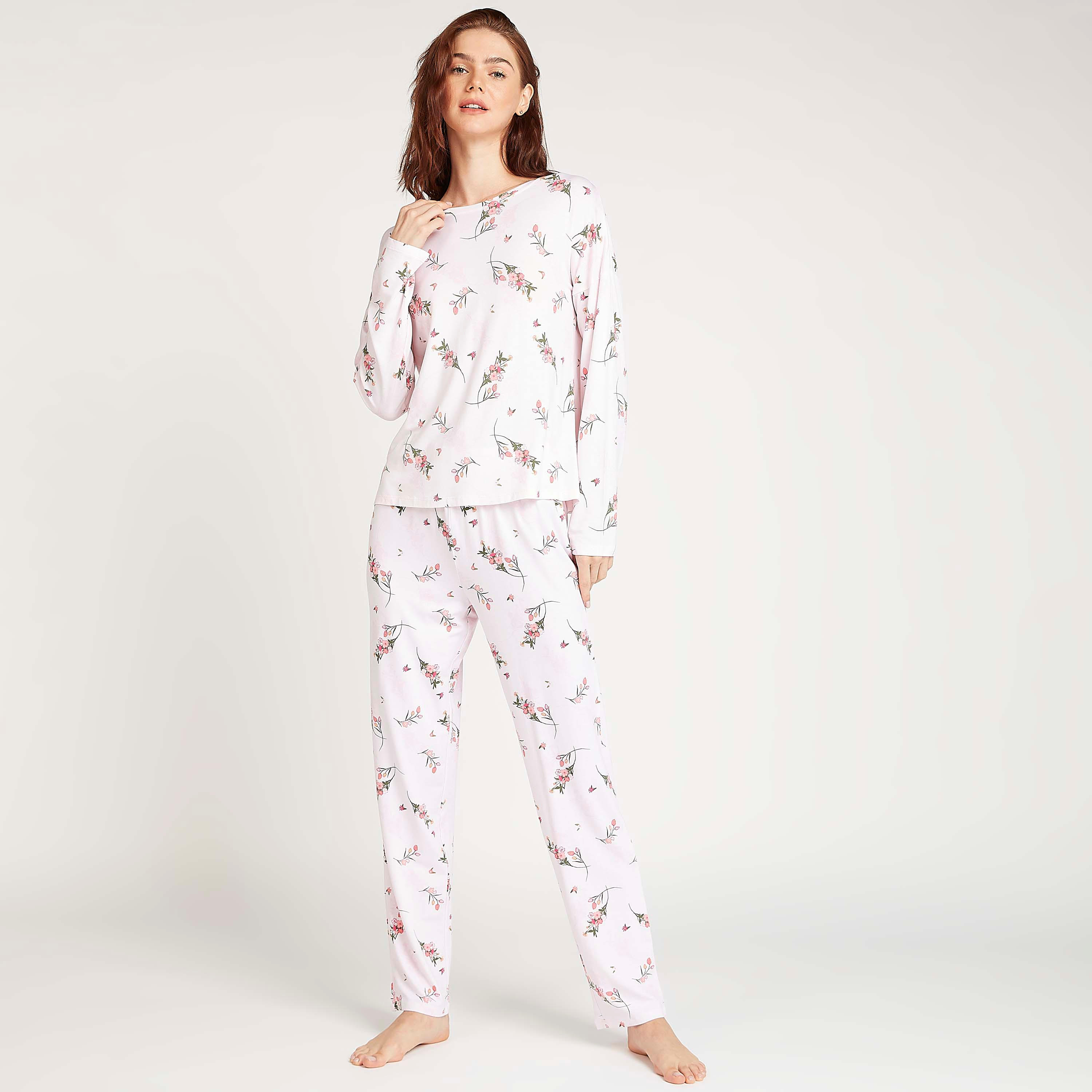 طقم بنطلون بيجاما وتيشيرت بياقة ضيقة وطبعات أزهار-women-clothing-nightwear-pyjamas-longsets-image-4