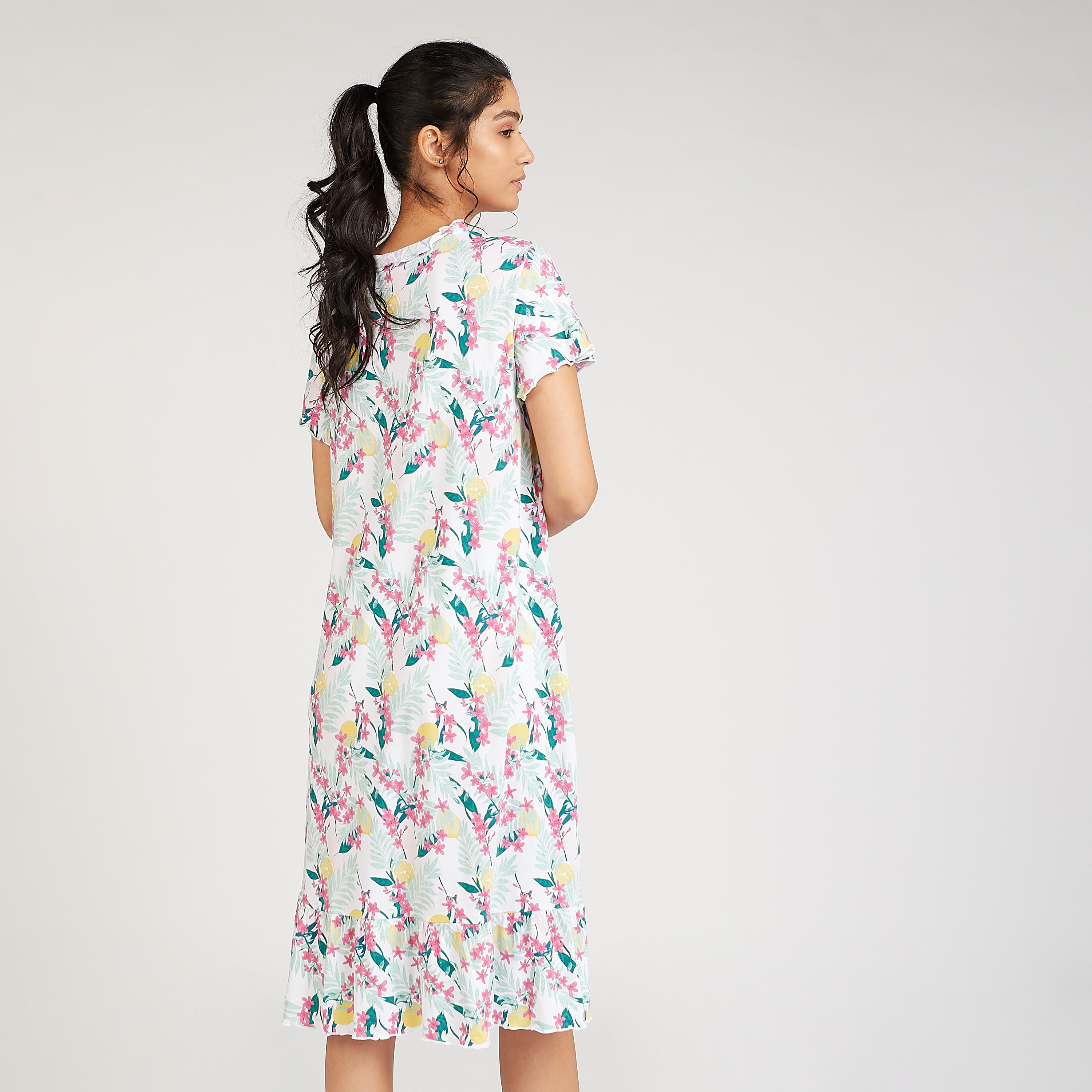 فستان نوم مستدام بأكمام كاب وأربطة وطبعات-women-clothing-nightwear-nighties-image-4