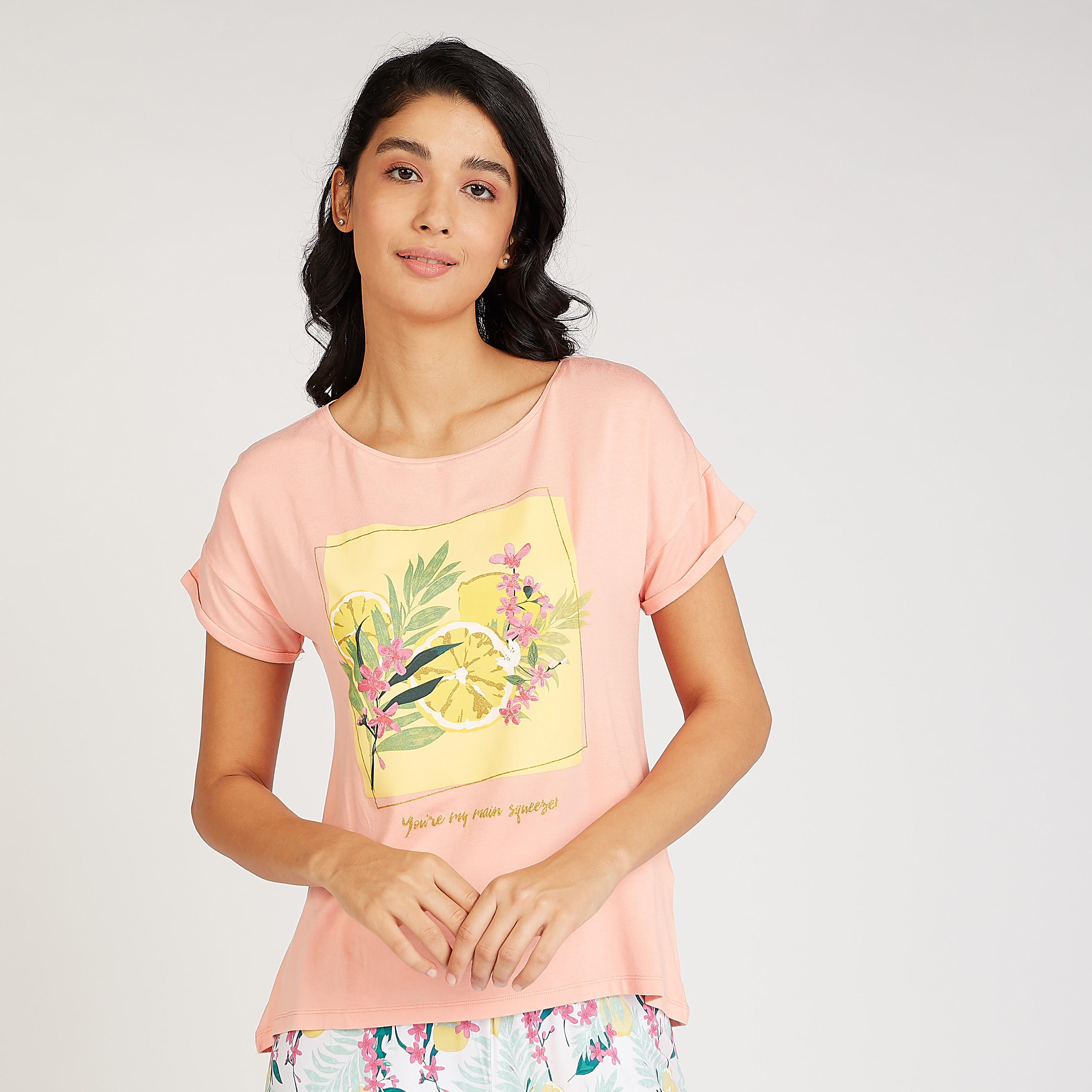 طقم مستدام من بيجاما وتيشيرت بياقة مستديرة وطبعات-women-clothing-nightwear-pyjamas-longsets-image-3