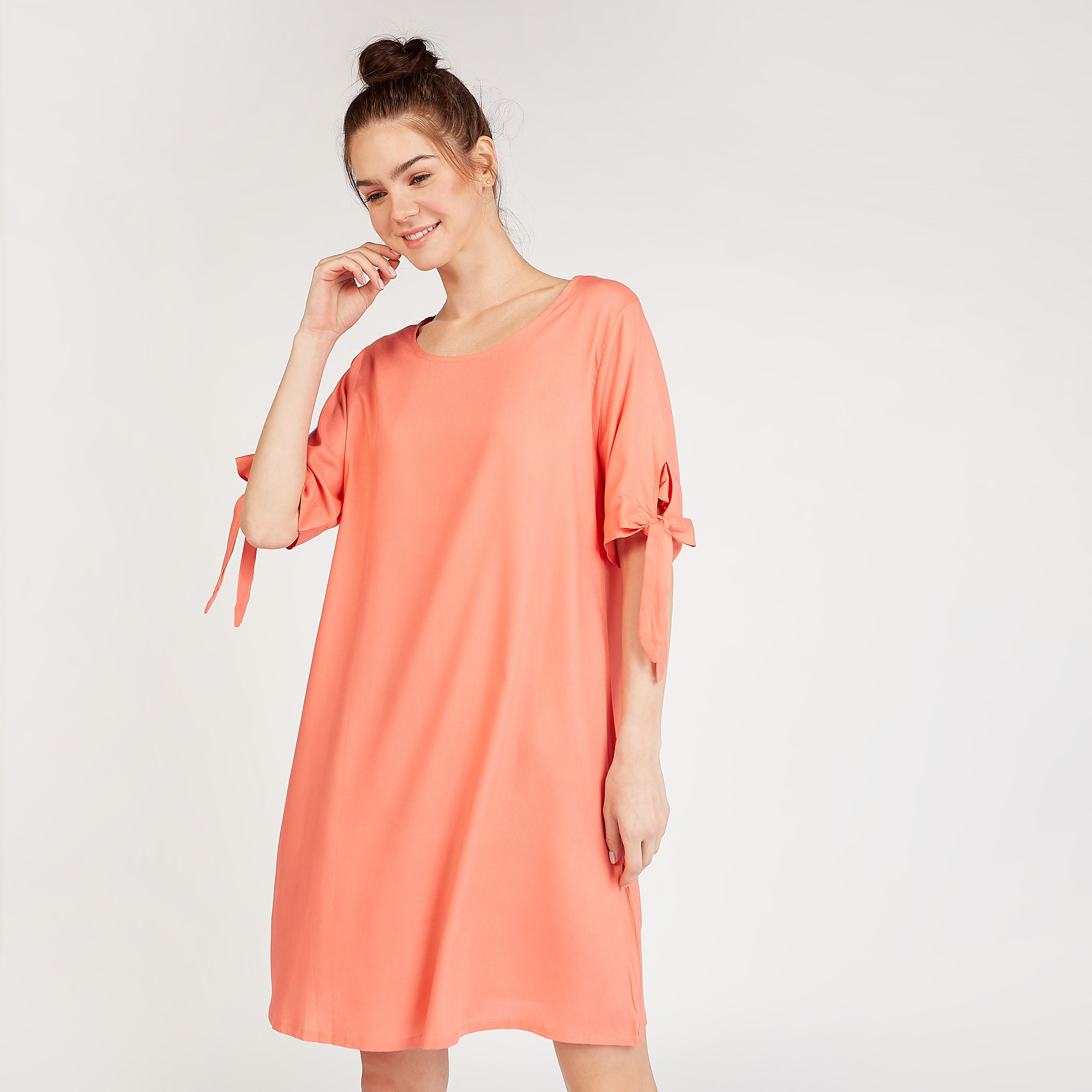 فستان نوم بياقة مستديرة وأكمام قصيرة و ألوان متعددة- طقم من قطعتين-women-clothing-nightwear-pyjamas-longsets-image-2