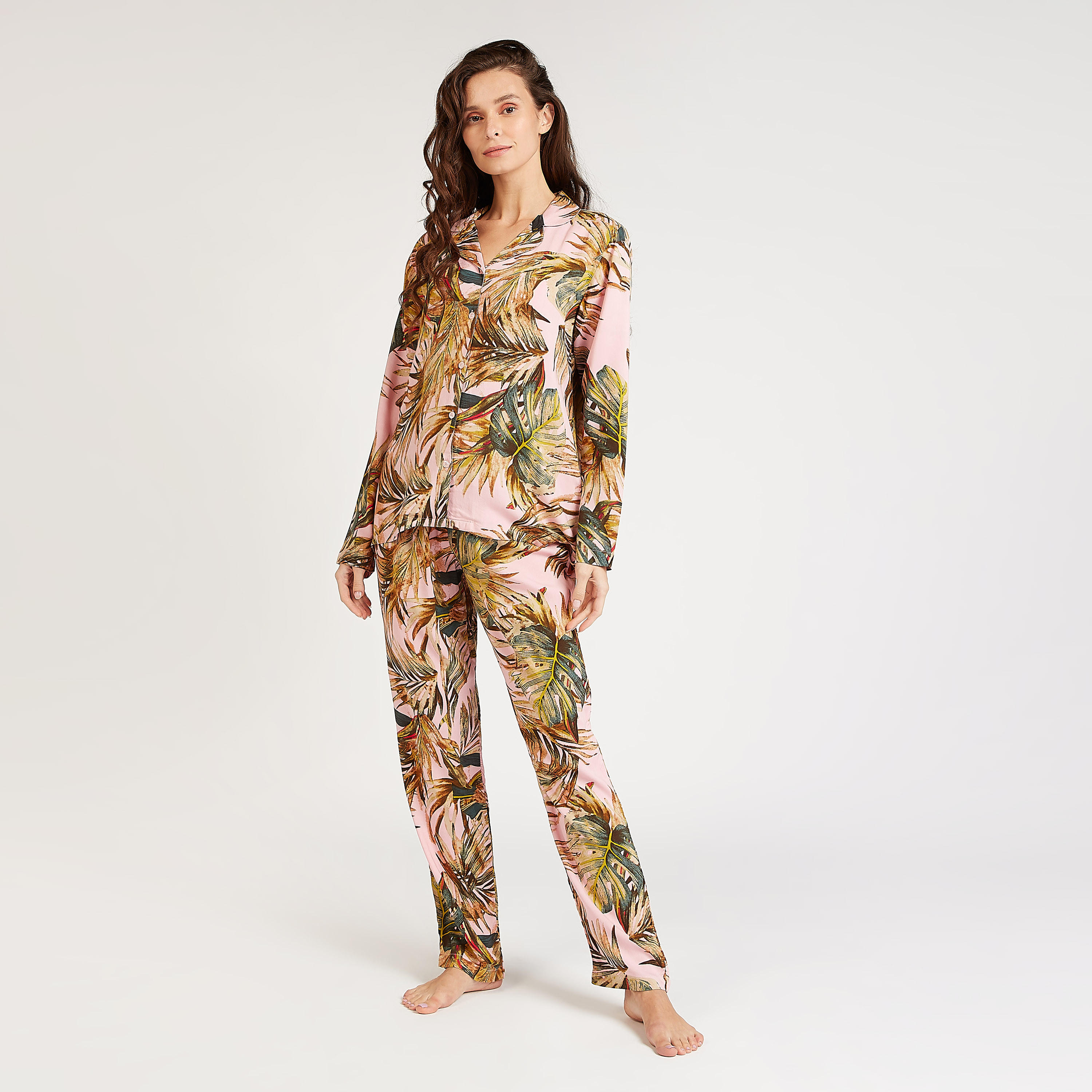 ملابس نوم بطبعات إستوائية - طقم من 3 قطع-women-clothing-nightwear-pyjamas-longsets-image-1