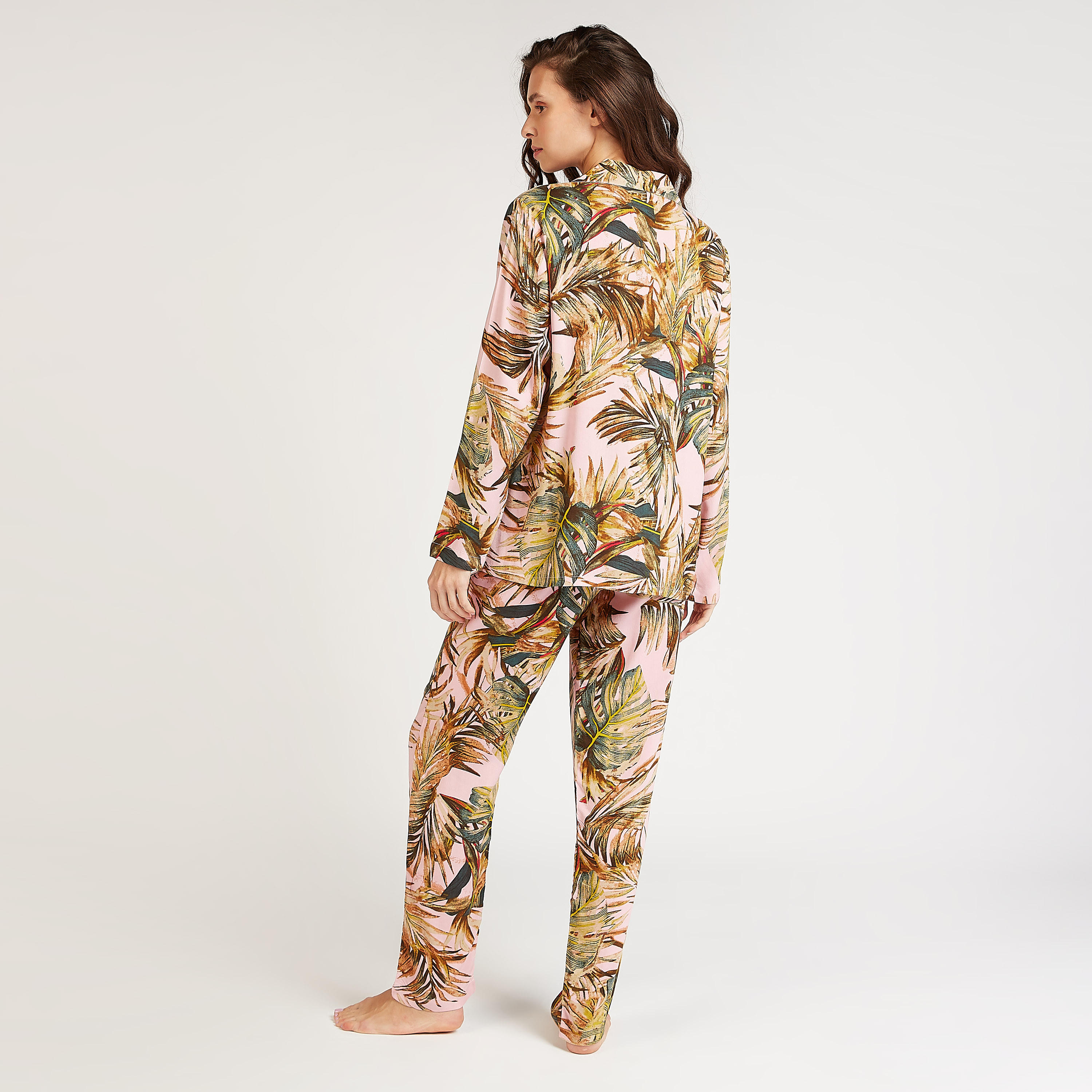 ملابس نوم بطبعات إستوائية - طقم من 3 قطع-women-clothing-nightwear-pyjamas-longsets-image-3