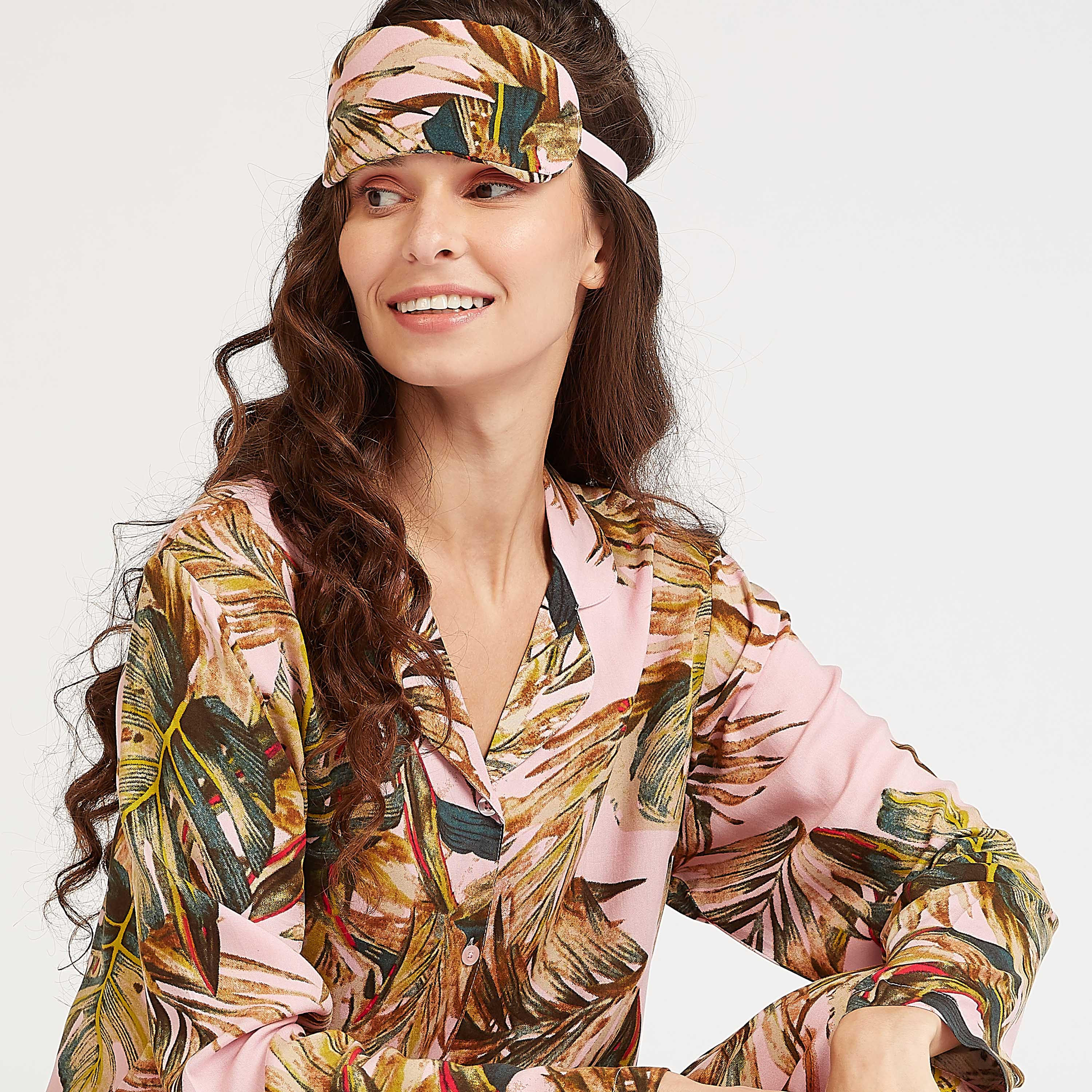 ملابس نوم بطبعات إستوائية - طقم من 3 قطع-women-clothing-nightwear-pyjamas-longsets-image-6