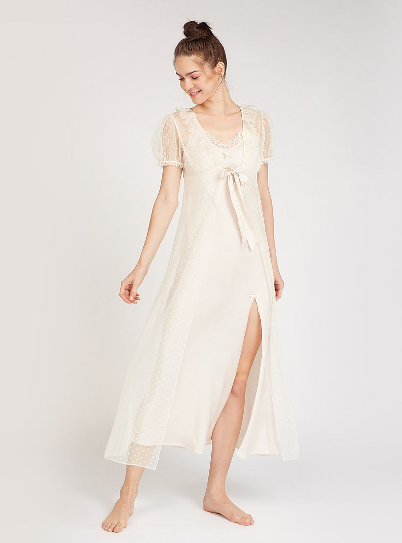 فستان نوم من الدانتيل بياقة V وأكمام قصيرة-women-clothing-nightwear-robes-image-1