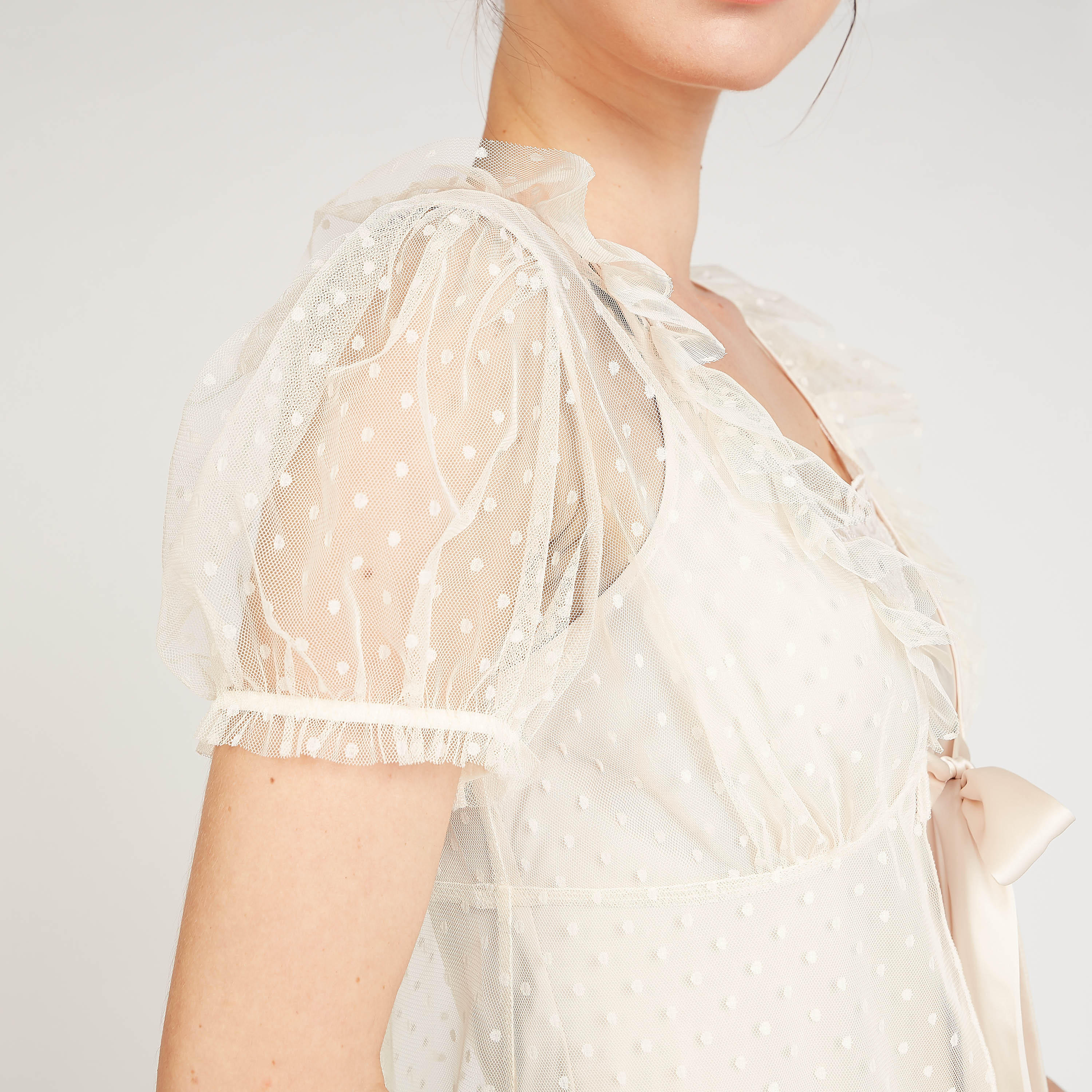 فستان نوم من الدانتيل بياقة V وأكمام قصيرة-women-clothing-nightwear-robes-image-3