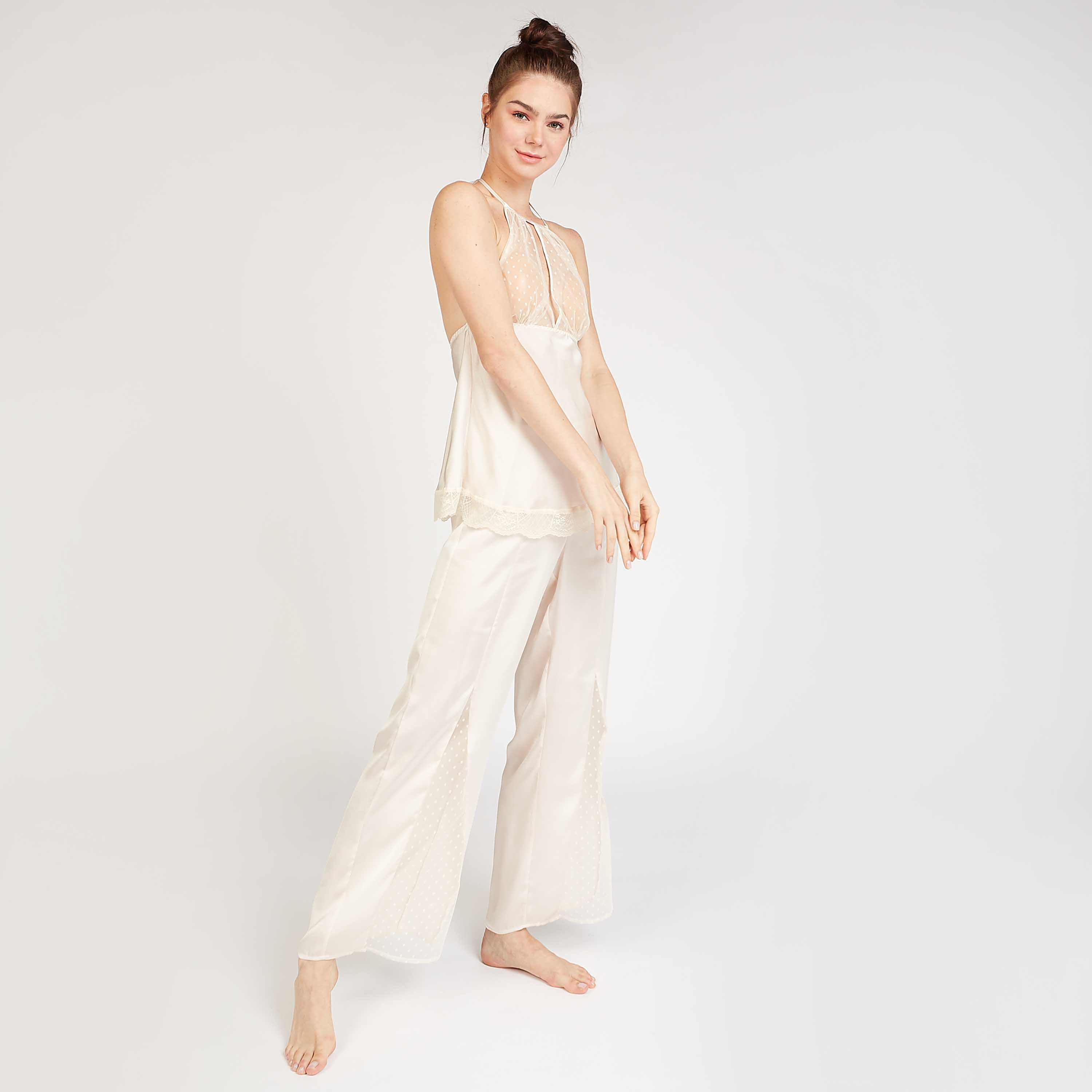 طقم بيجاما وبلوزة بياقة هالتر دون أكمام بتفاصيل دانتيل-women-clothing-nightwear-pyjamas-longsets-image-1