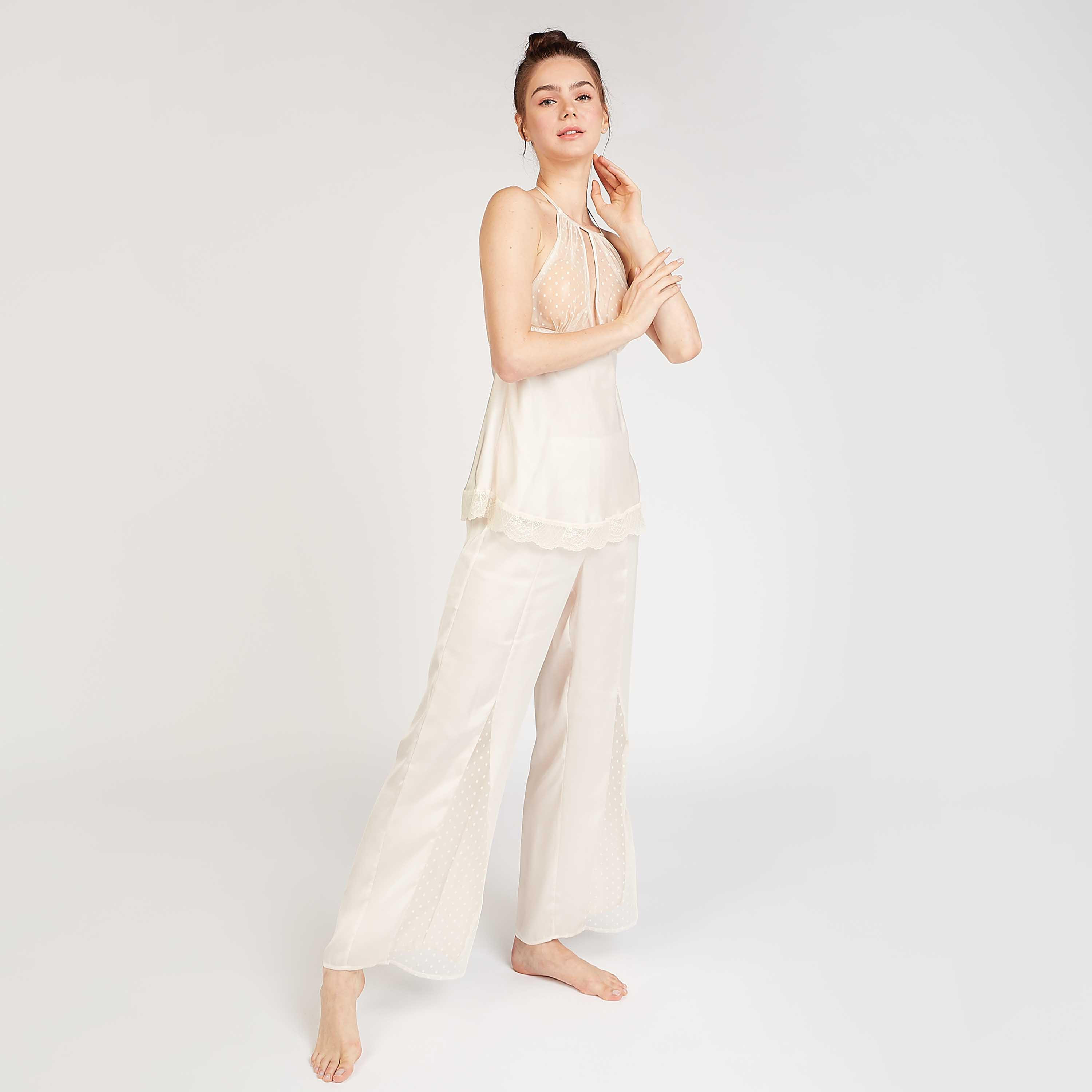 طقم بيجاما وبلوزة بياقة هالتر دون أكمام بتفاصيل دانتيل-women-clothing-nightwear-pyjamas-longsets-image-2