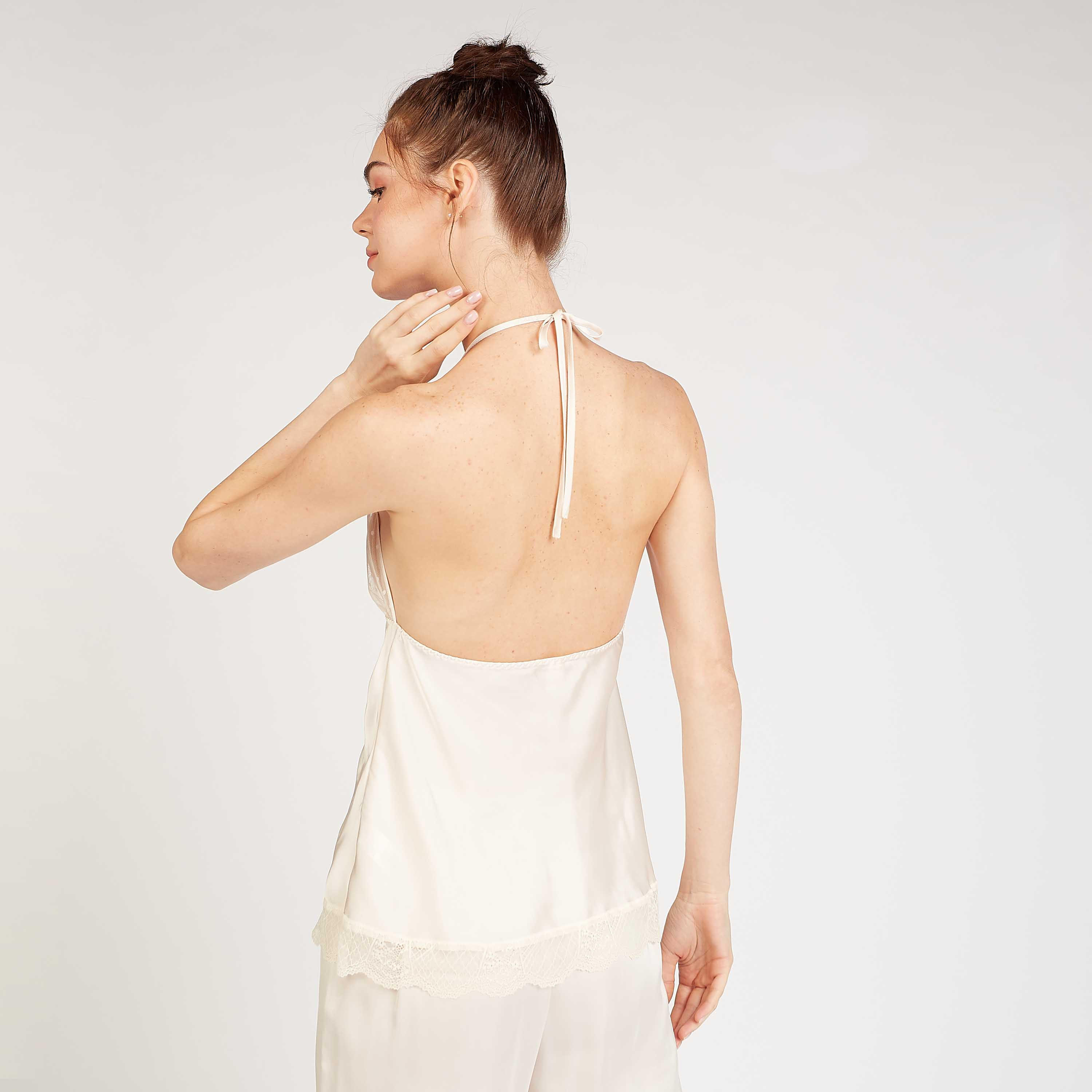 طقم بيجاما وبلوزة بياقة هالتر دون أكمام بتفاصيل دانتيل-women-clothing-nightwear-pyjamas-longsets-image-3