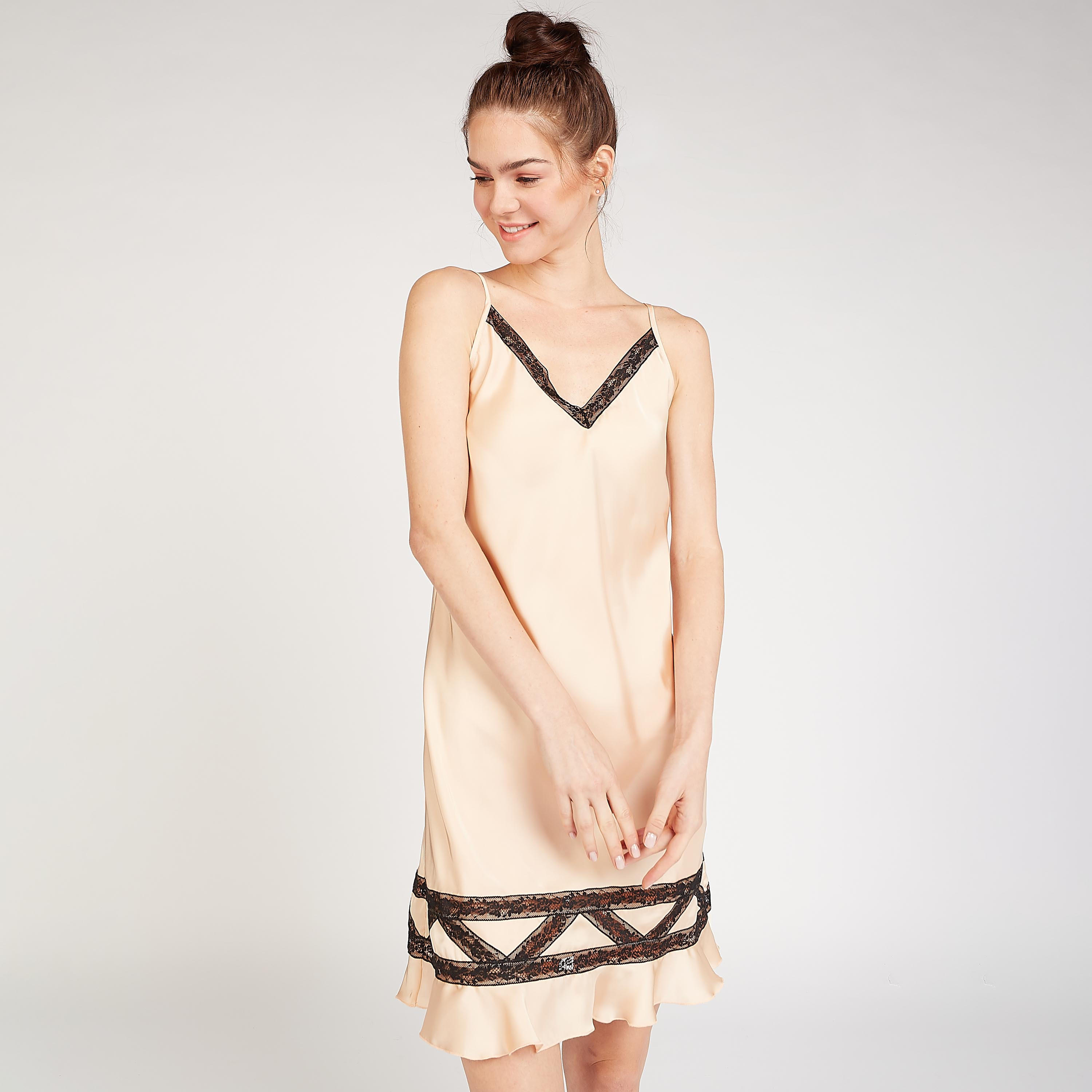 فستان نوم بياقة V وأحزمة قابلة للتعديل و تفاصيل دانتيل-women-clothing-nightwear-nighties-image-1
