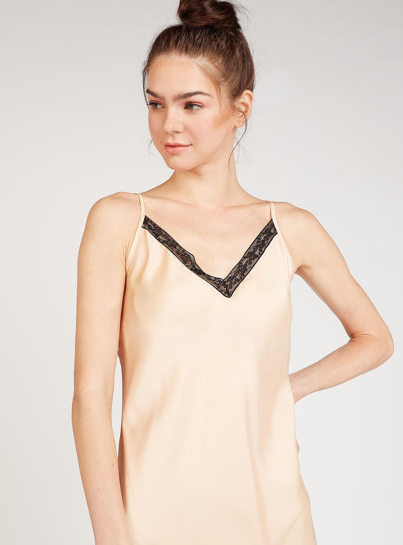 فستان نوم بياقة V وأحزمة قابلة للتعديل و تفاصيل دانتيل-women-clothing-nightwear-nighties-image-5
