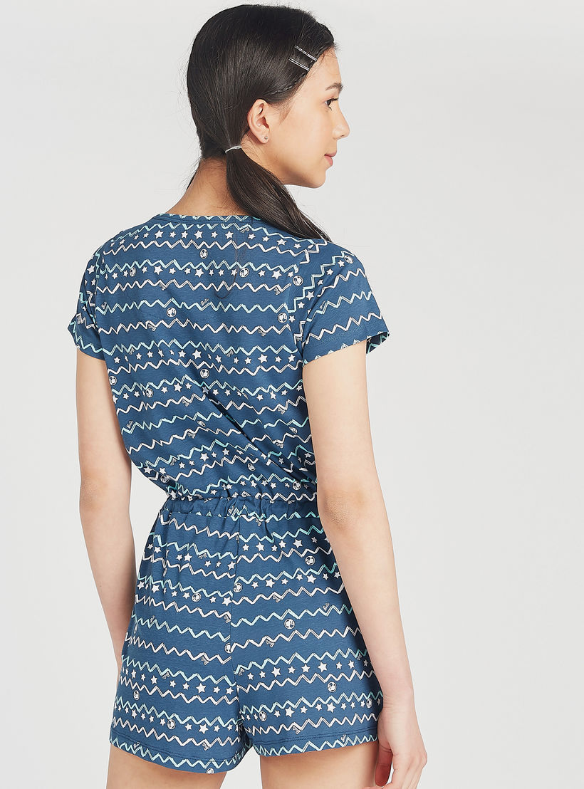 أفرول مستدام بطبعات وياقة v وأكمام قصيرة-women-clothing-nightwear-nighties-image-4