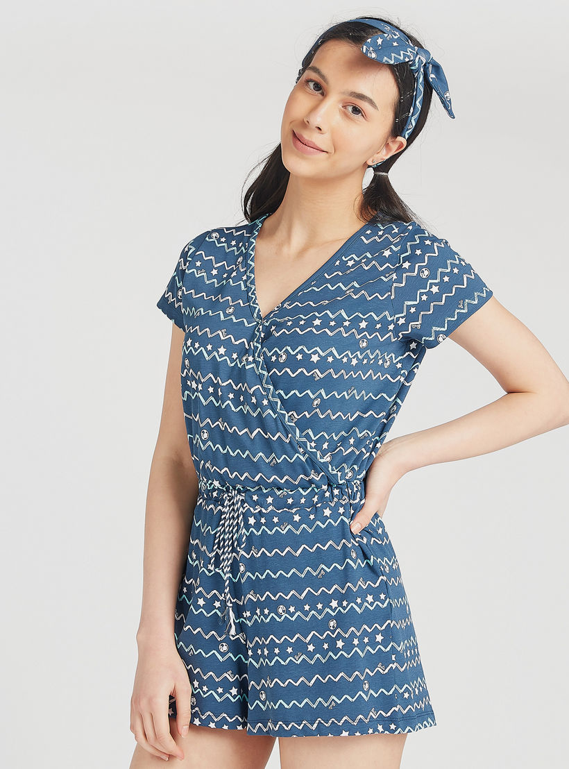 أفرول مستدام بطبعات وياقة v وأكمام قصيرة-women-clothing-nightwear-nighties-image-5