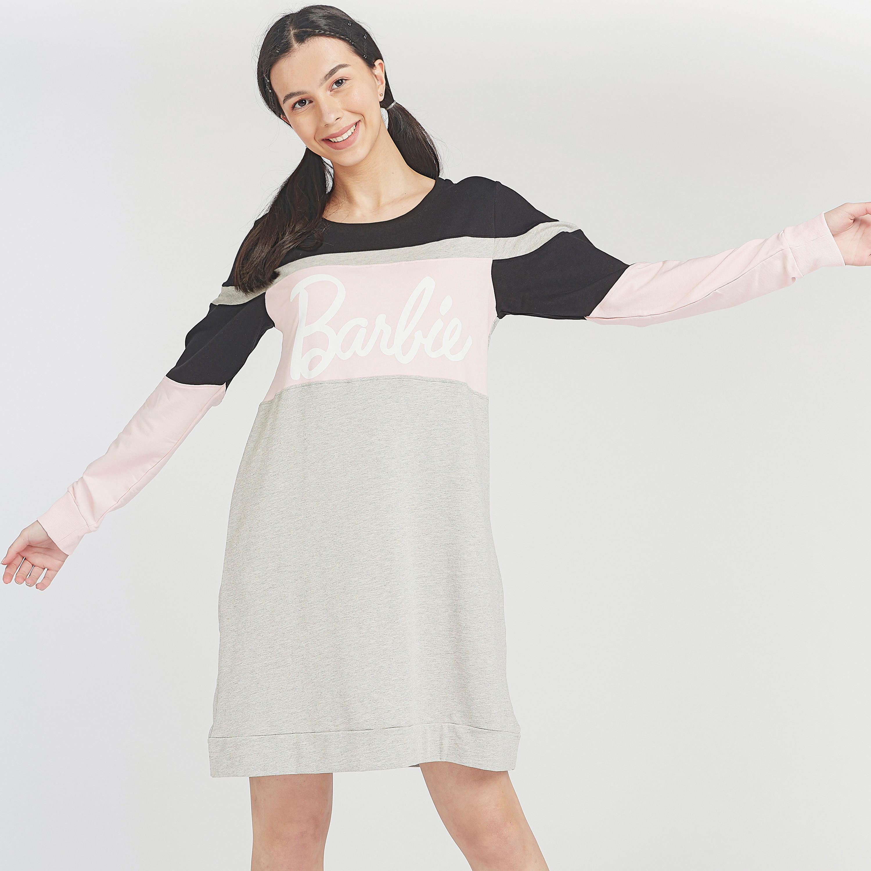 قميص نوم مستدام برقبة مستديرة وأكمام طويلة وطبعات باربي-women-clothing-nightwear-nighties-image-1
