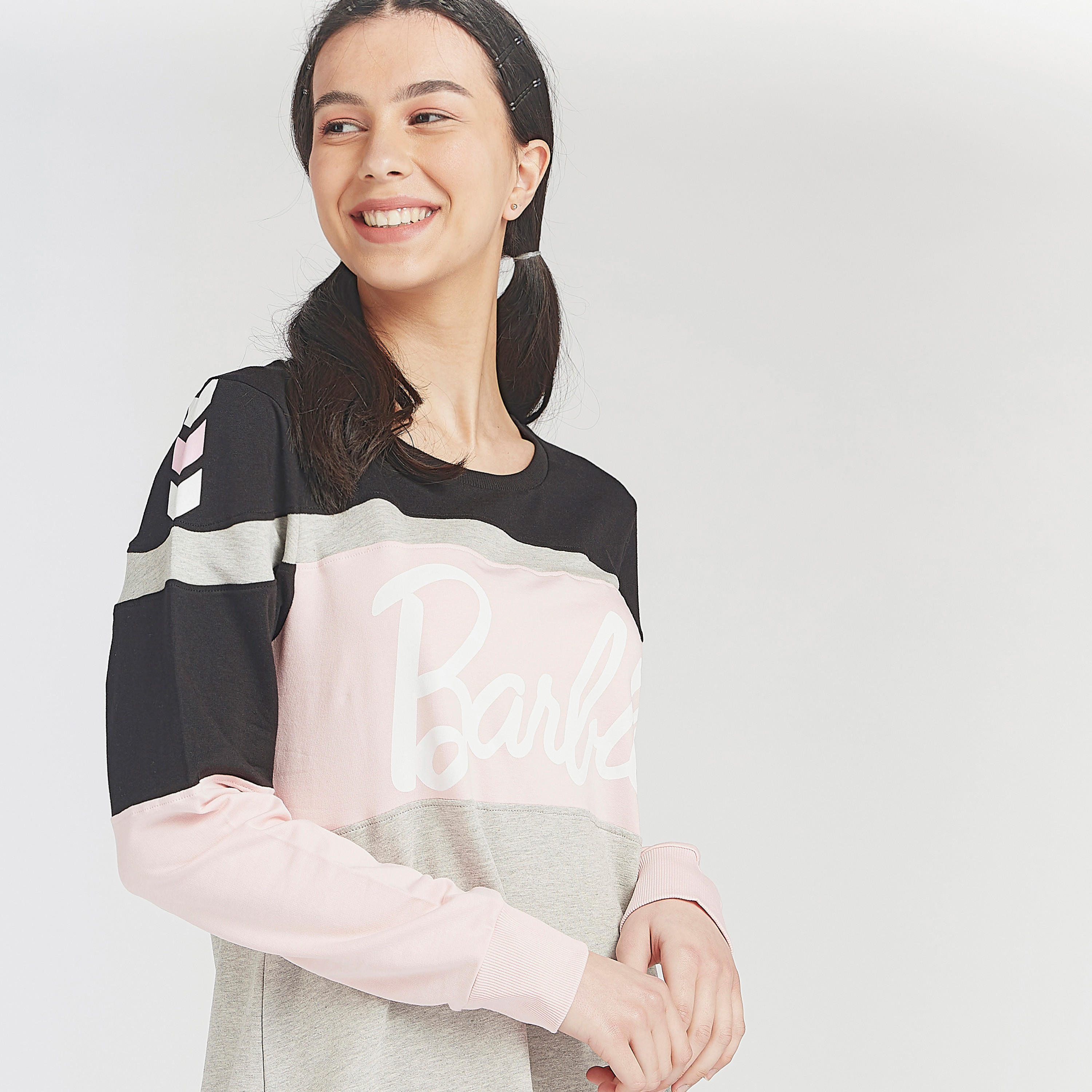 قميص نوم مستدام برقبة مستديرة وأكمام طويلة وطبعات باربي-women-clothing-nightwear-nighties-image-3