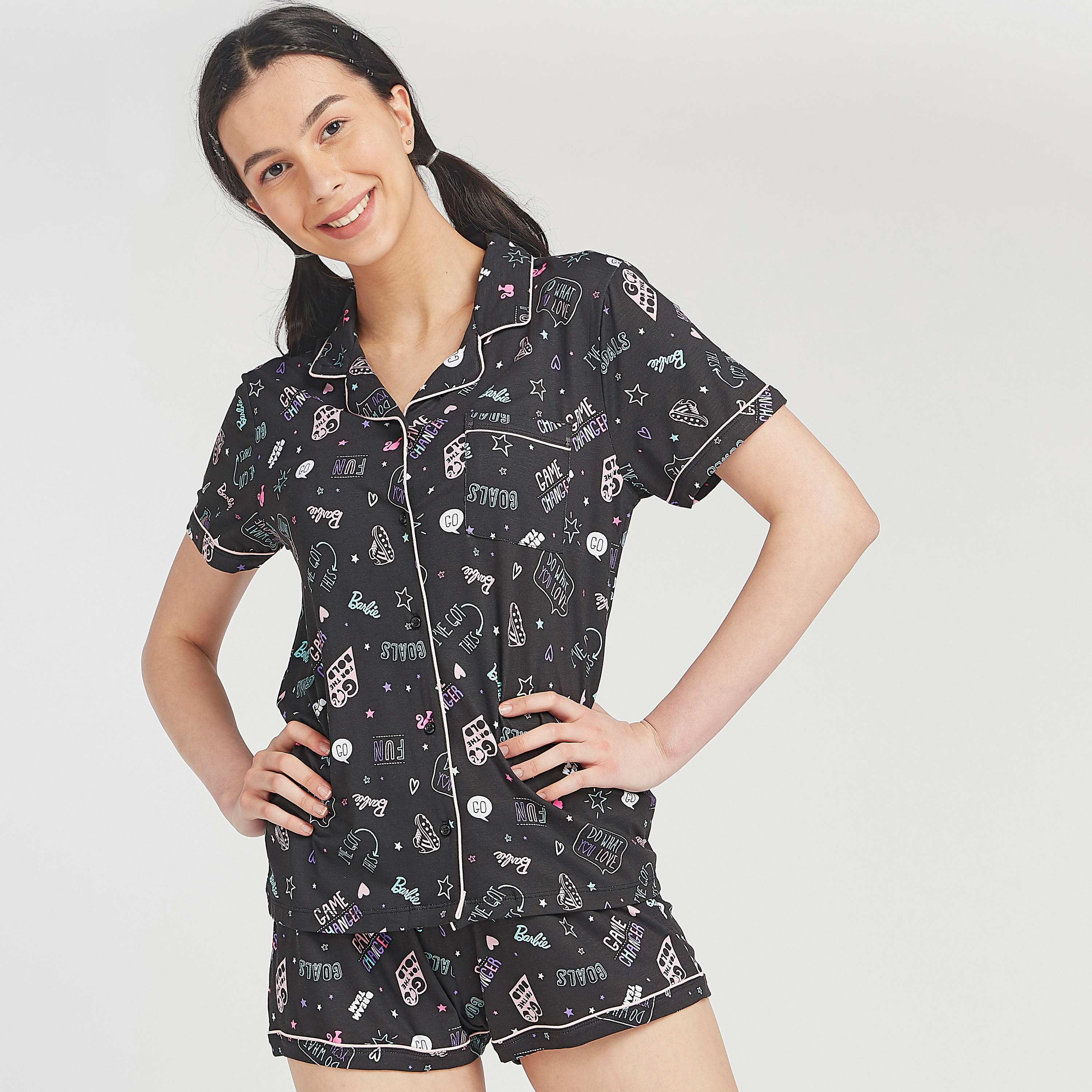 طقم مستدام من شورت وقميص بأكمام قصيرة وطبعات-women-clothing-nightwear-pyjamas-longsets-image-1