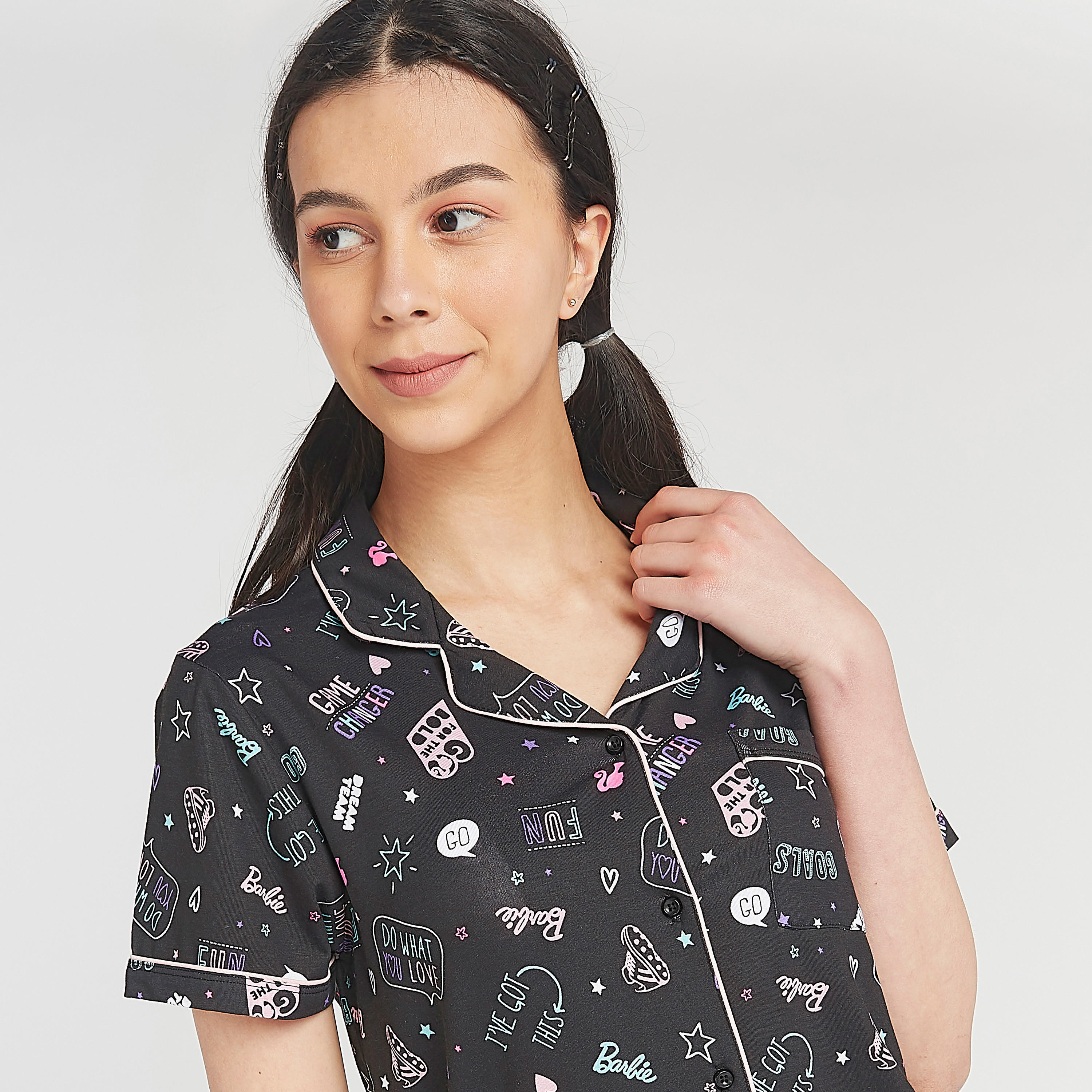 طقم مستدام من شورت وقميص بأكمام قصيرة وطبعات-women-clothing-nightwear-pyjamas-longsets-image-3