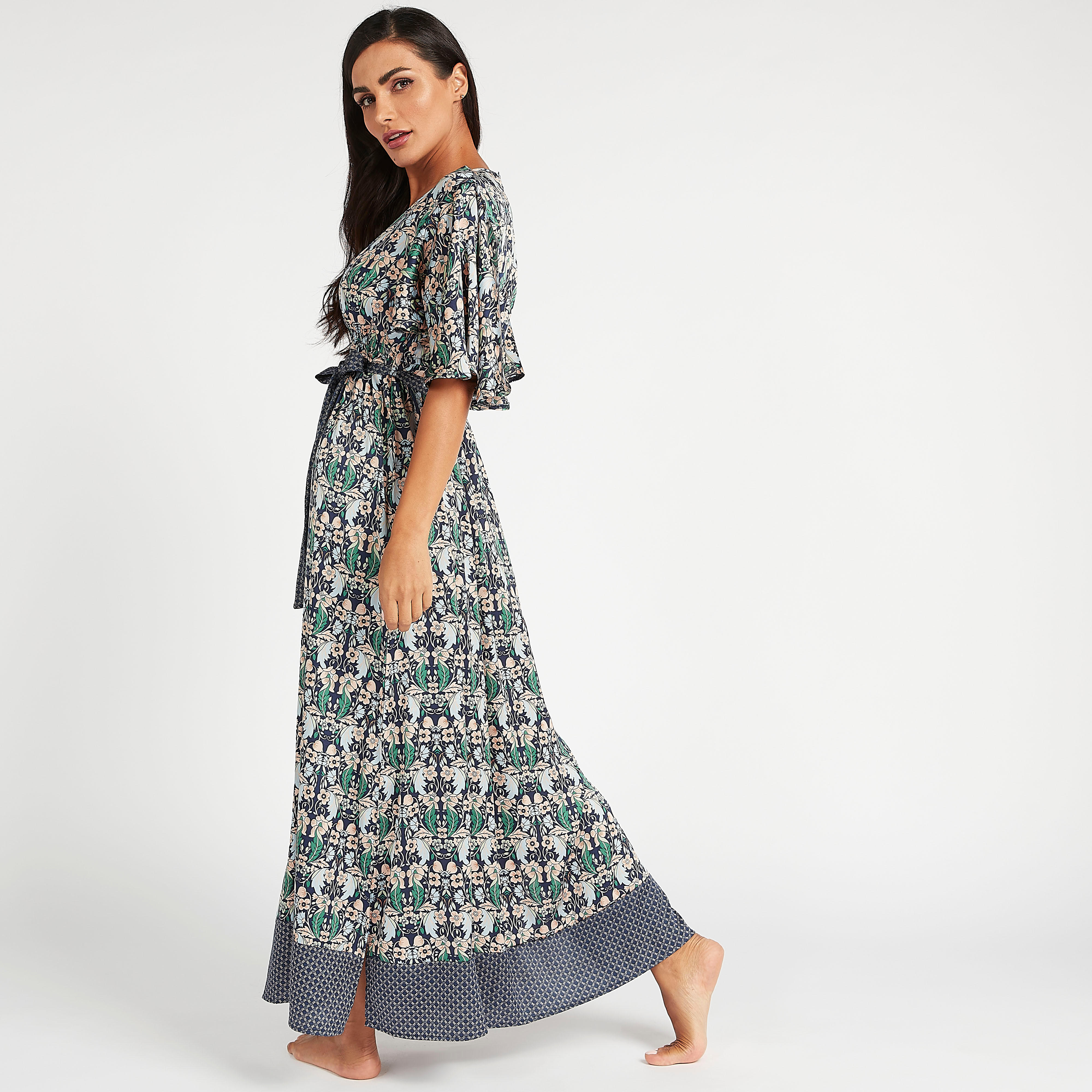 فستان نوم بطبعات أزهار بياقة v وأكمام لامعة وأربطة-women-clothing-nightwear-nighties-image-6