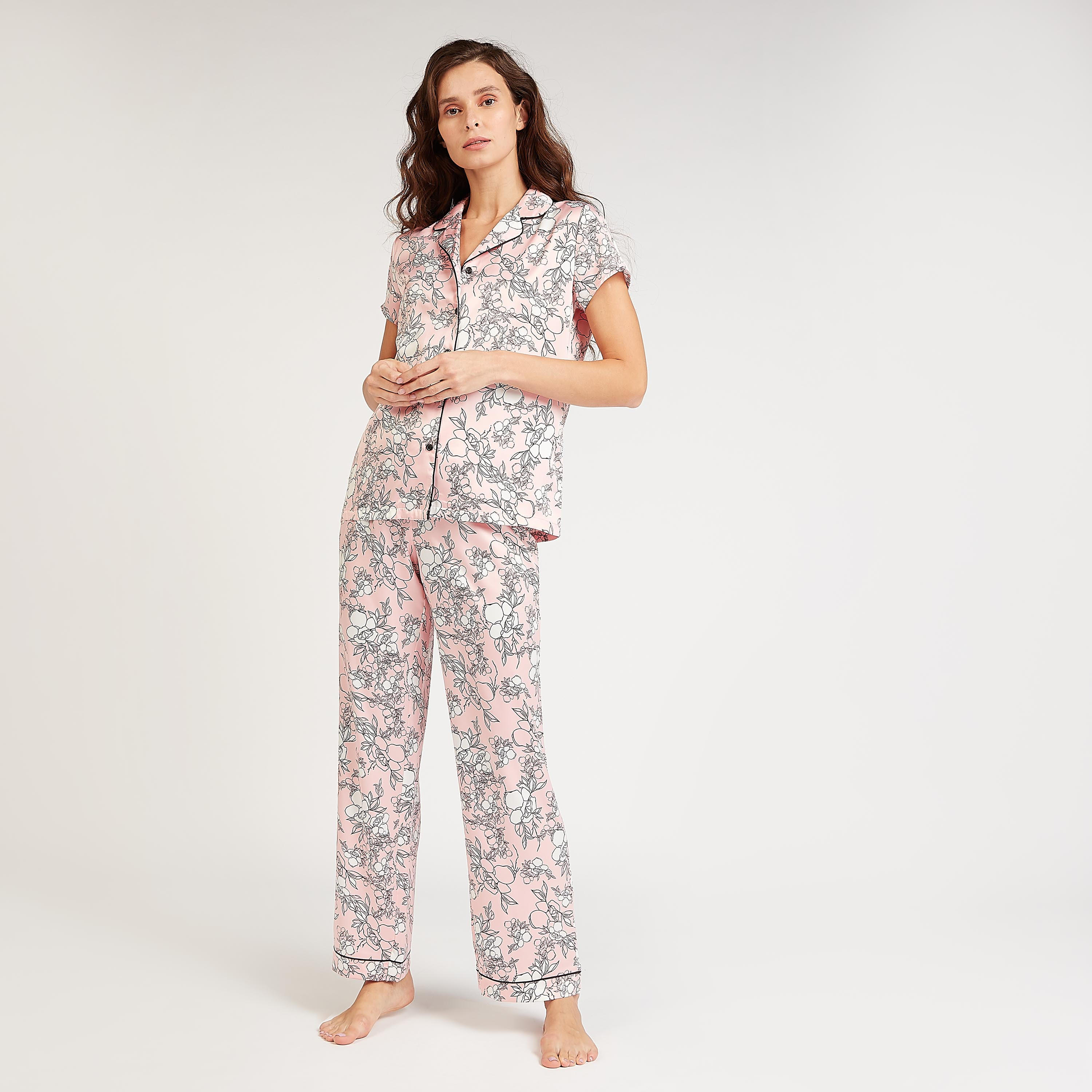 طقم بنطلون بيجاما طويل وقميص نوم بأكمام قصيرة وطبعات أزهار-women-clothing-nightwear-pyjamas-longsets-image-1